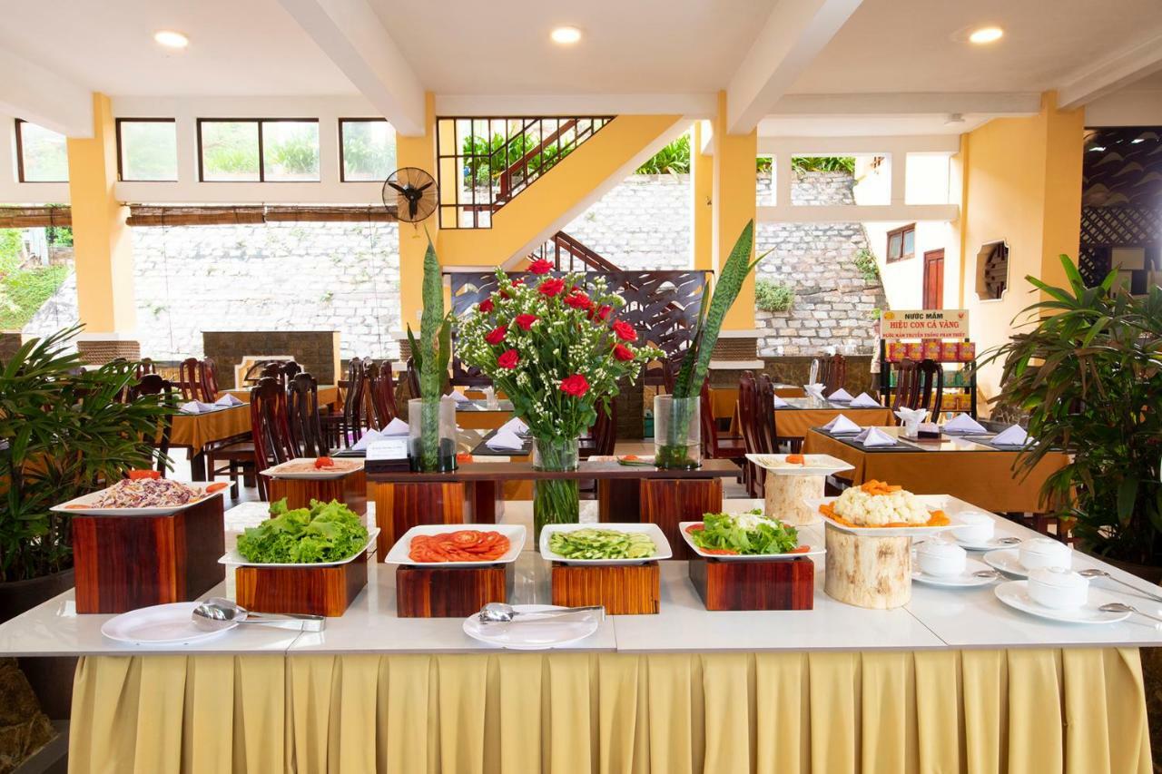Resort Hon Rom Central Beach Resort 3*