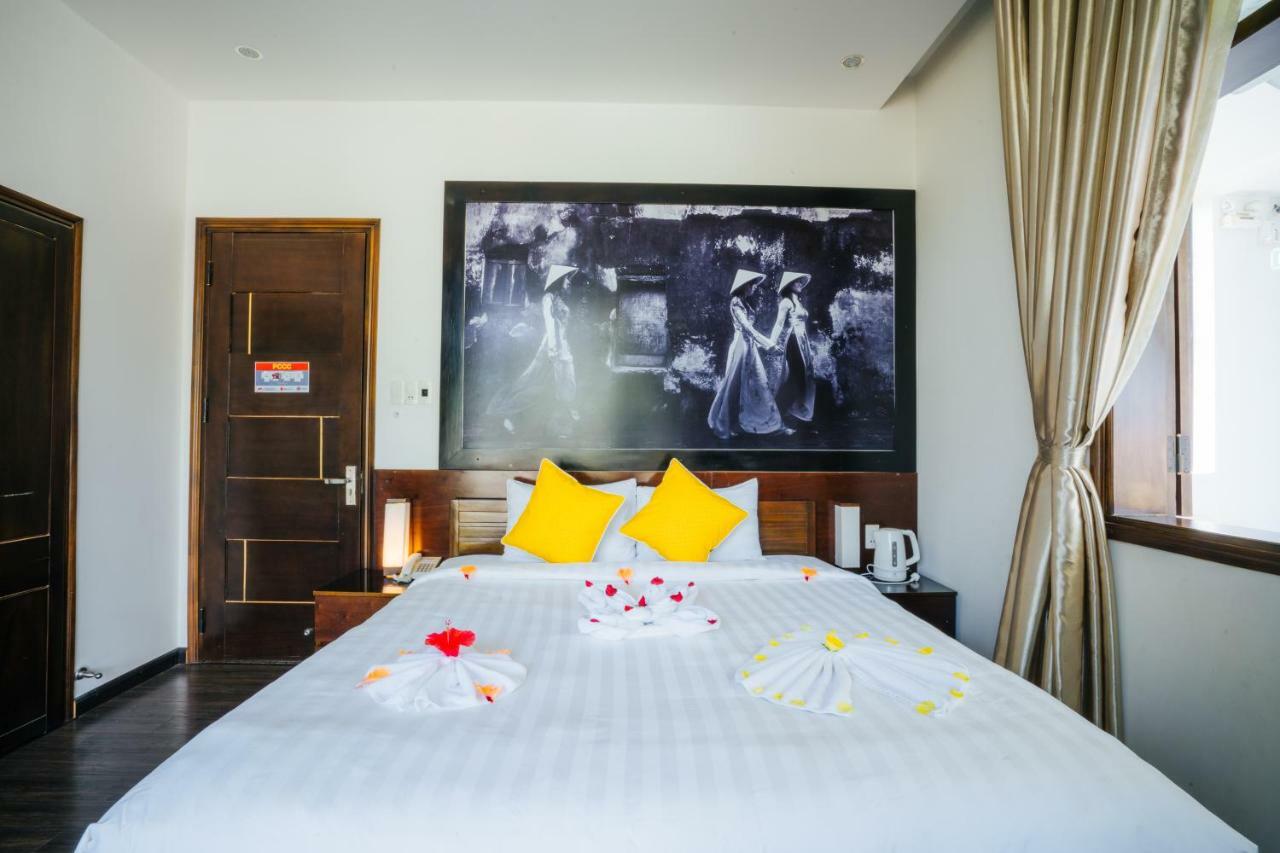 Hotel T