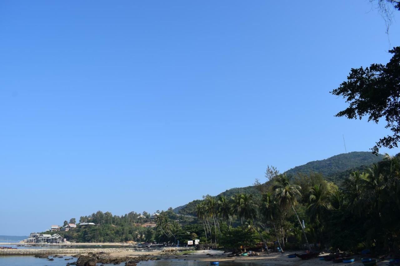 Cham Island Smiles *