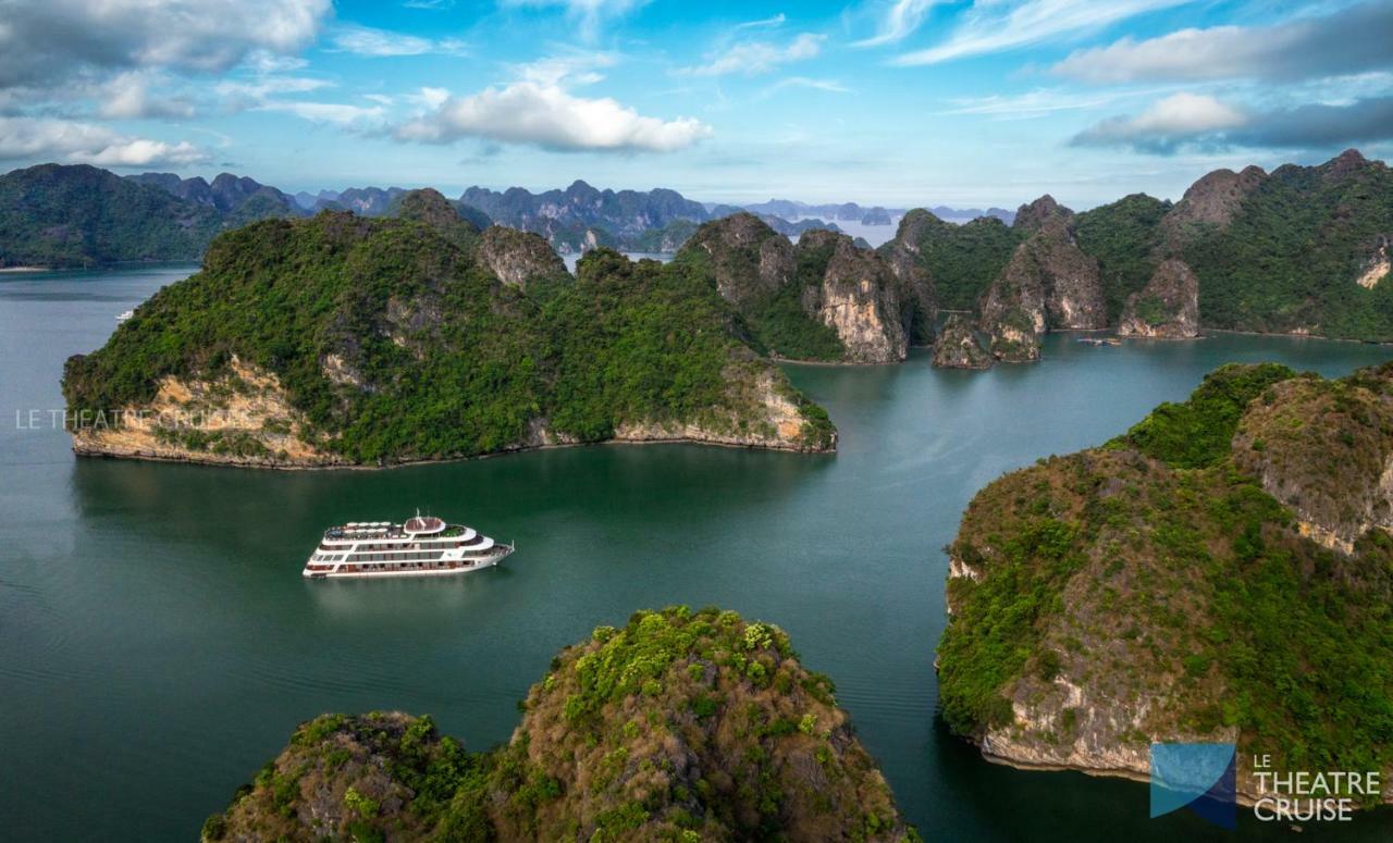 Le Theatre Cruises - Wonder On Lan Ha Bay 