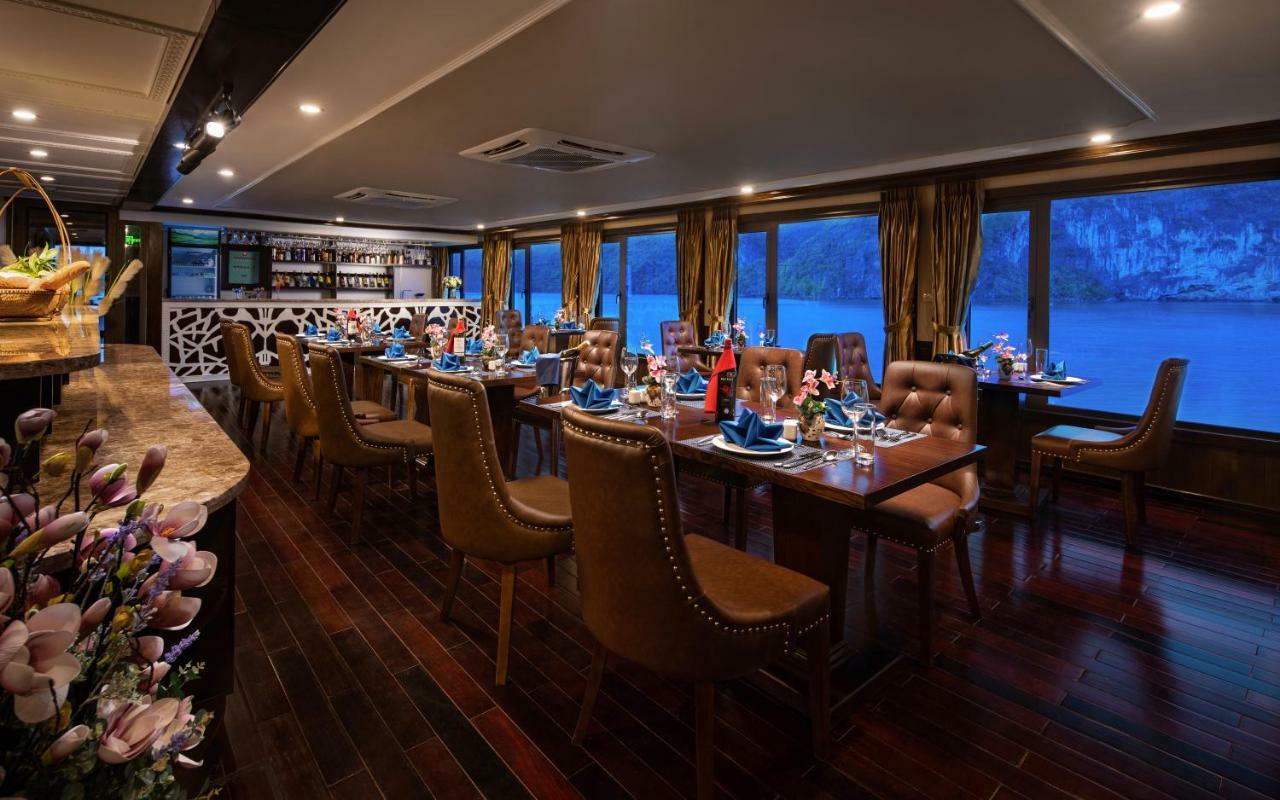 La Pandora Cruises Botel