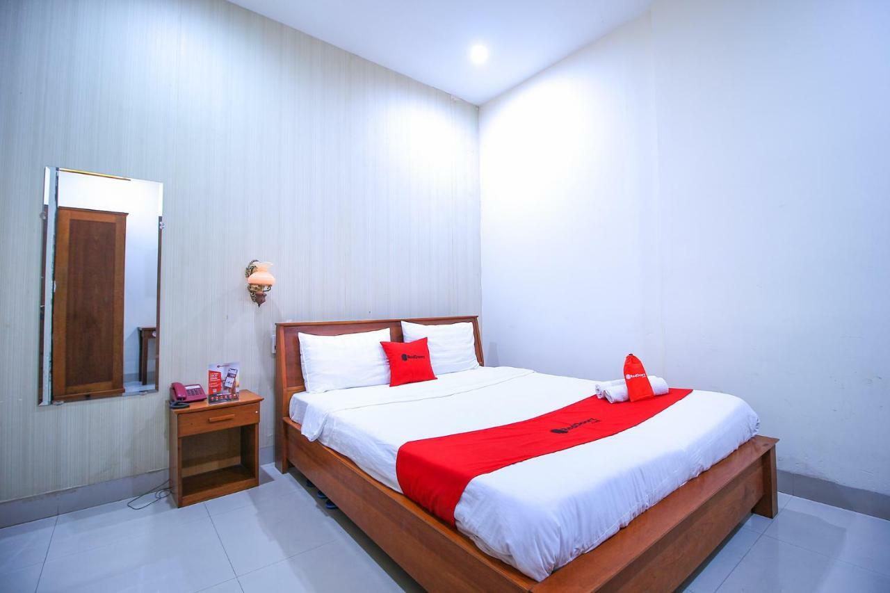 Hotel Reddoorz Near Market *