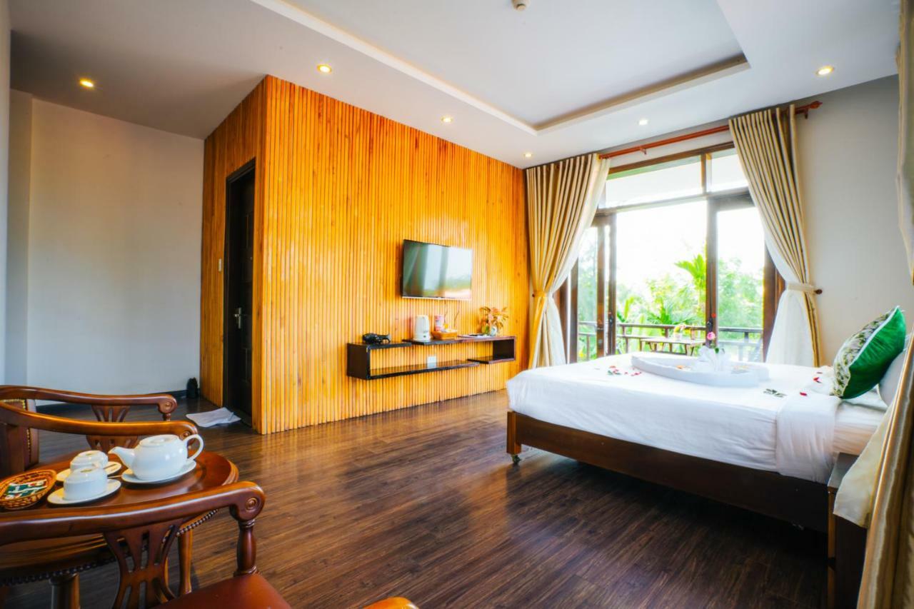 Hotel T