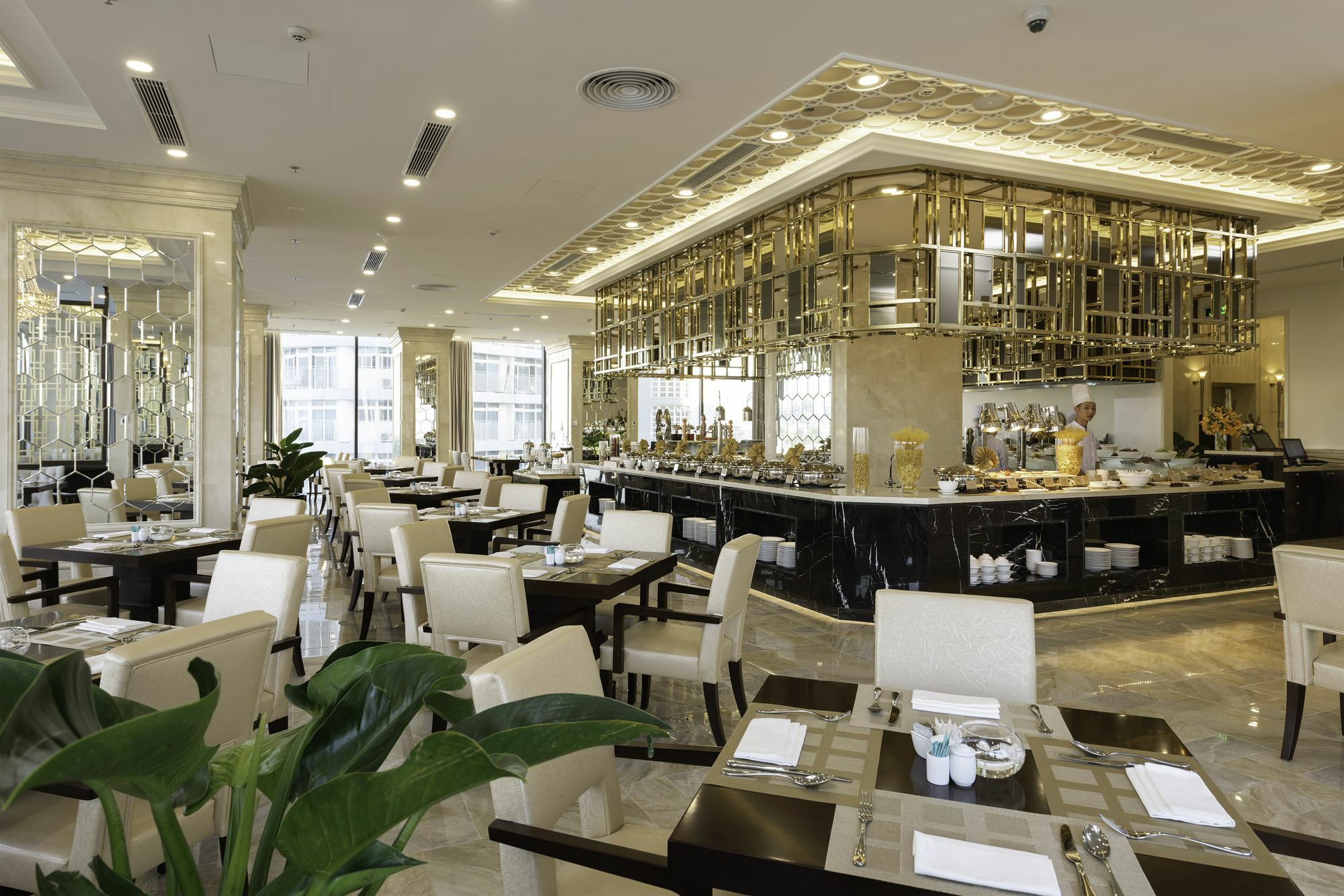 Melia Vinpearl Riverfront 5*