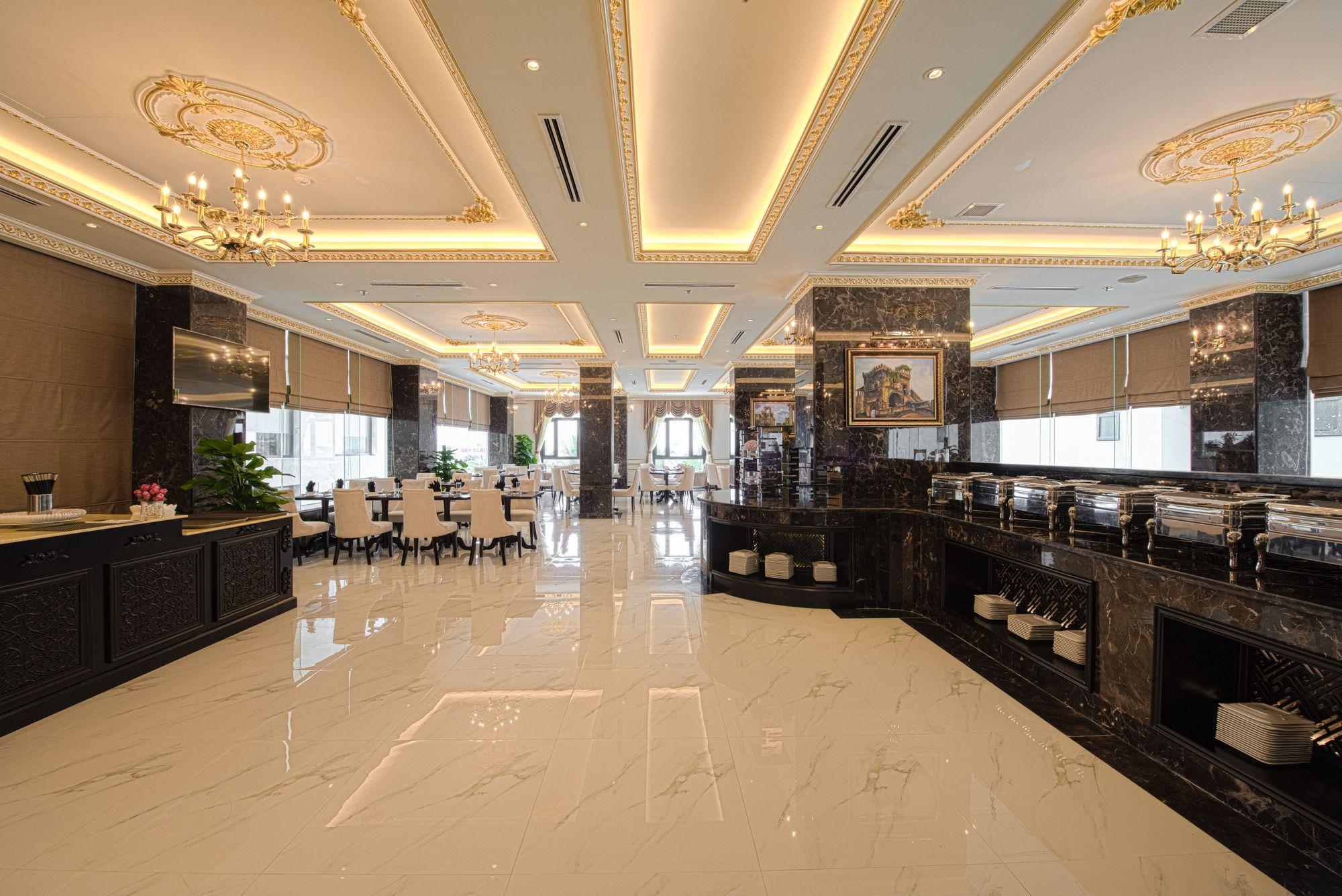 Hotel Monarque
