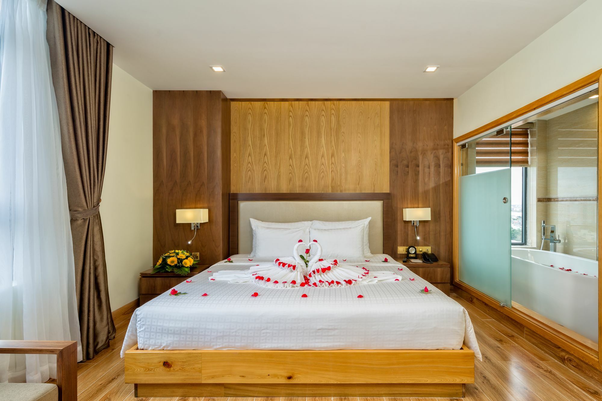 Hotel Nhu Minh Plaza 4*