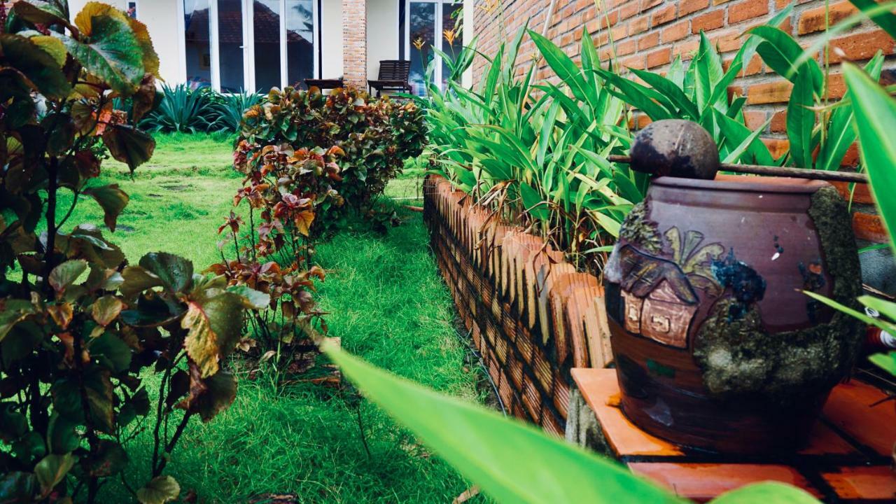 Vung Bau Resort 2*
