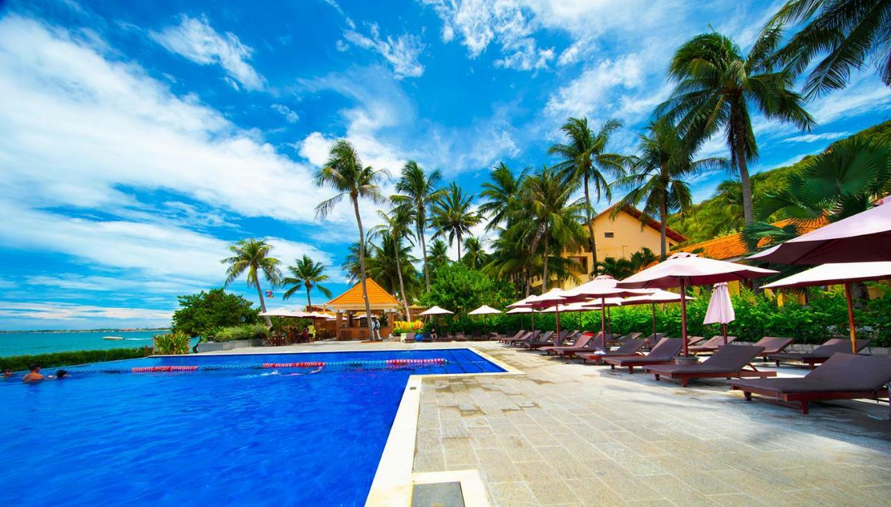 Hon Rom Central Beach Resort 3*