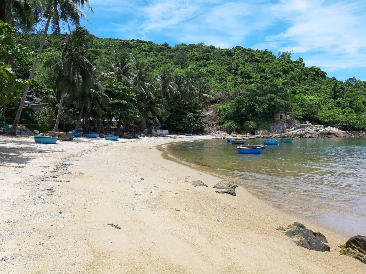 Cham Island Smiles *