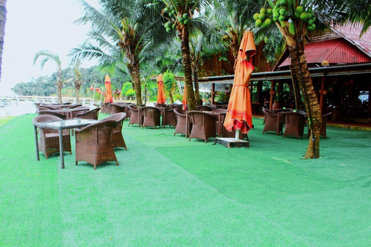 Dưỡng Bãi Biển Chez Carole