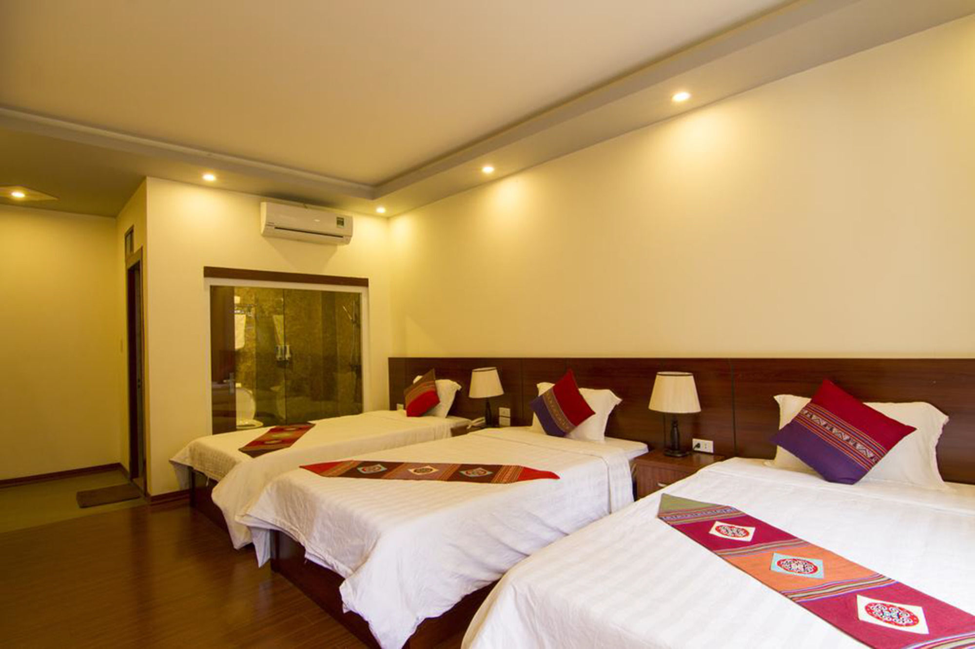 Unique Hotel 3*