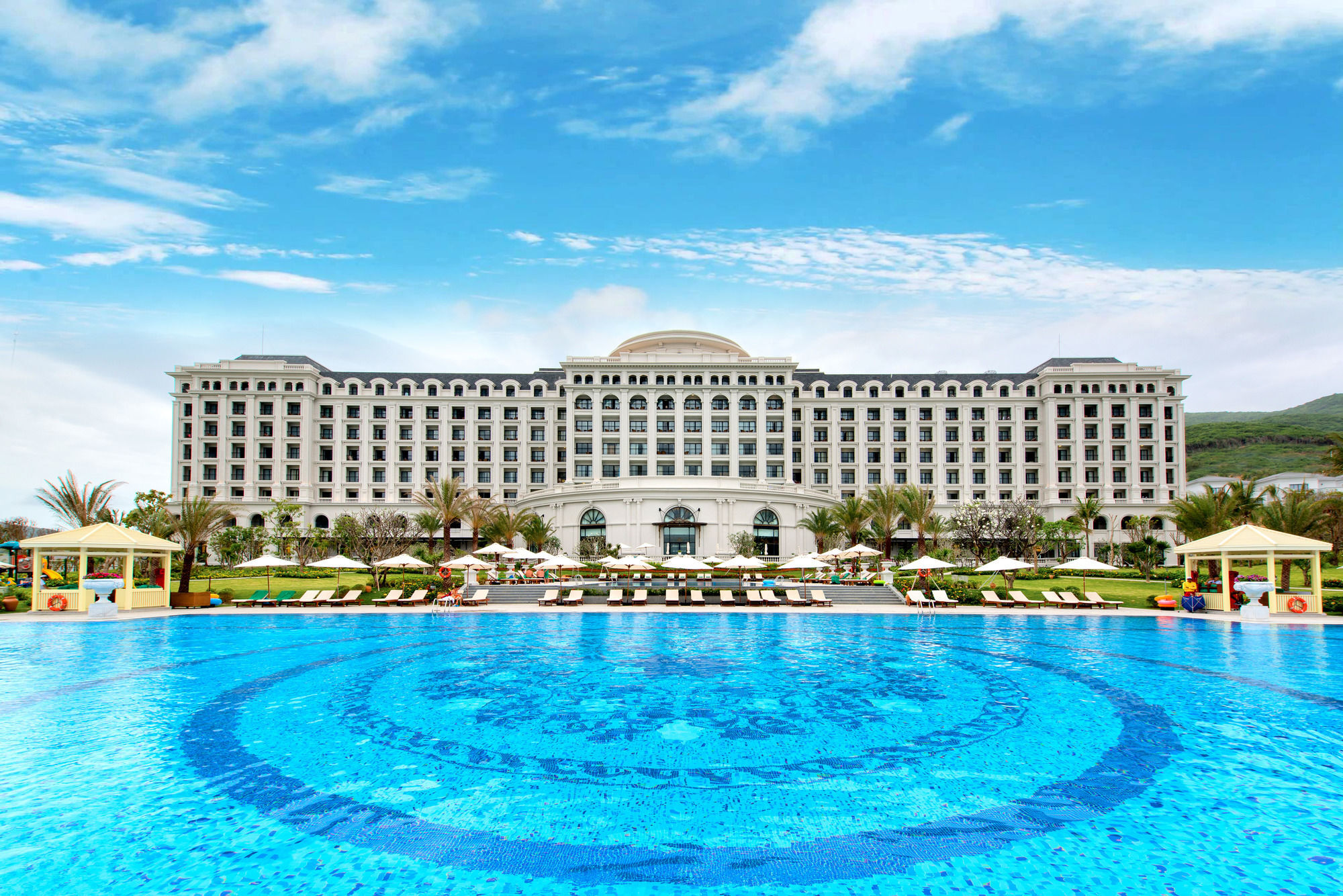 Khu nghỉ mát Vinpearl Discovery Rockside Nha Trang