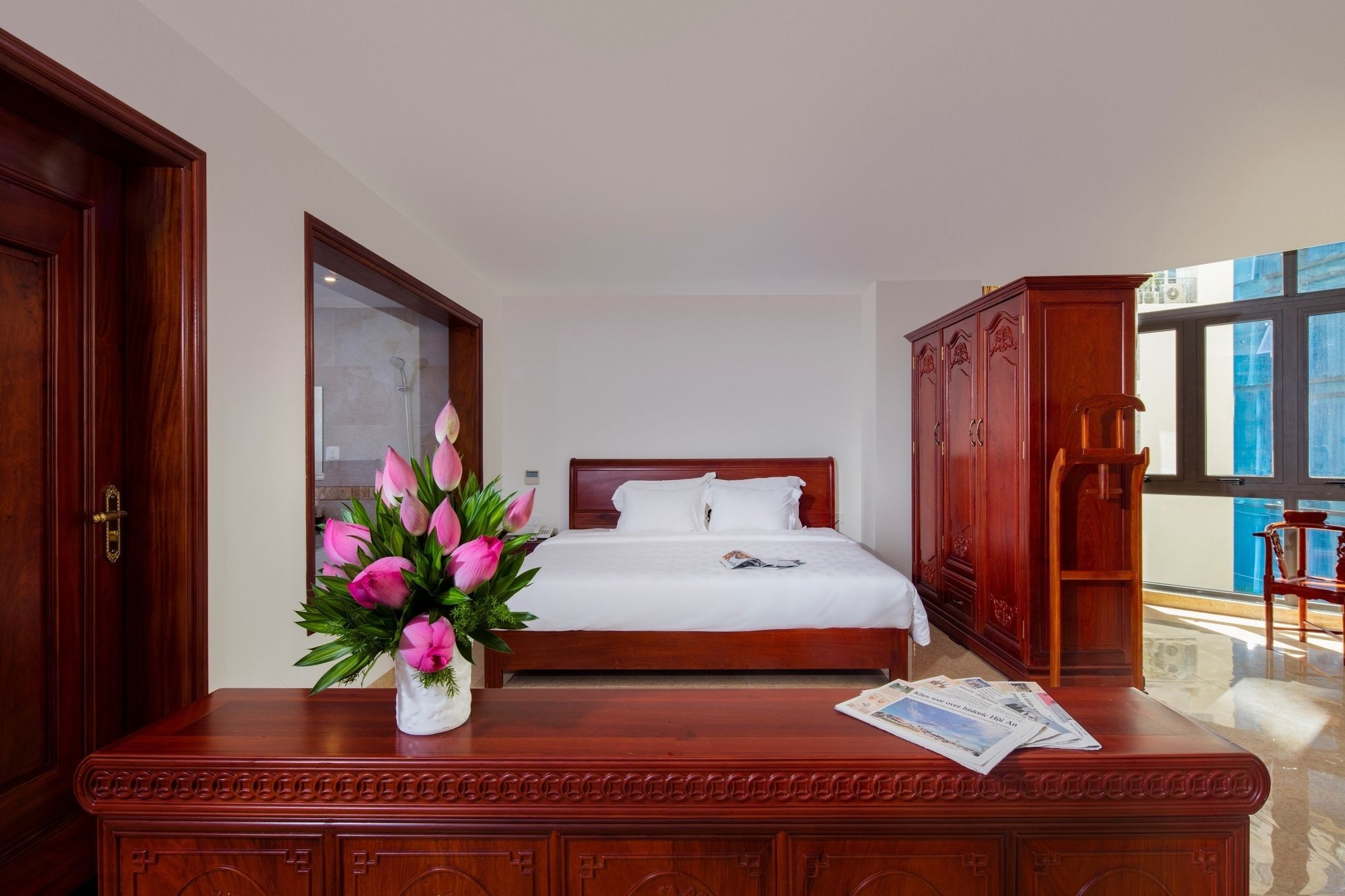 Red Sun Hotel