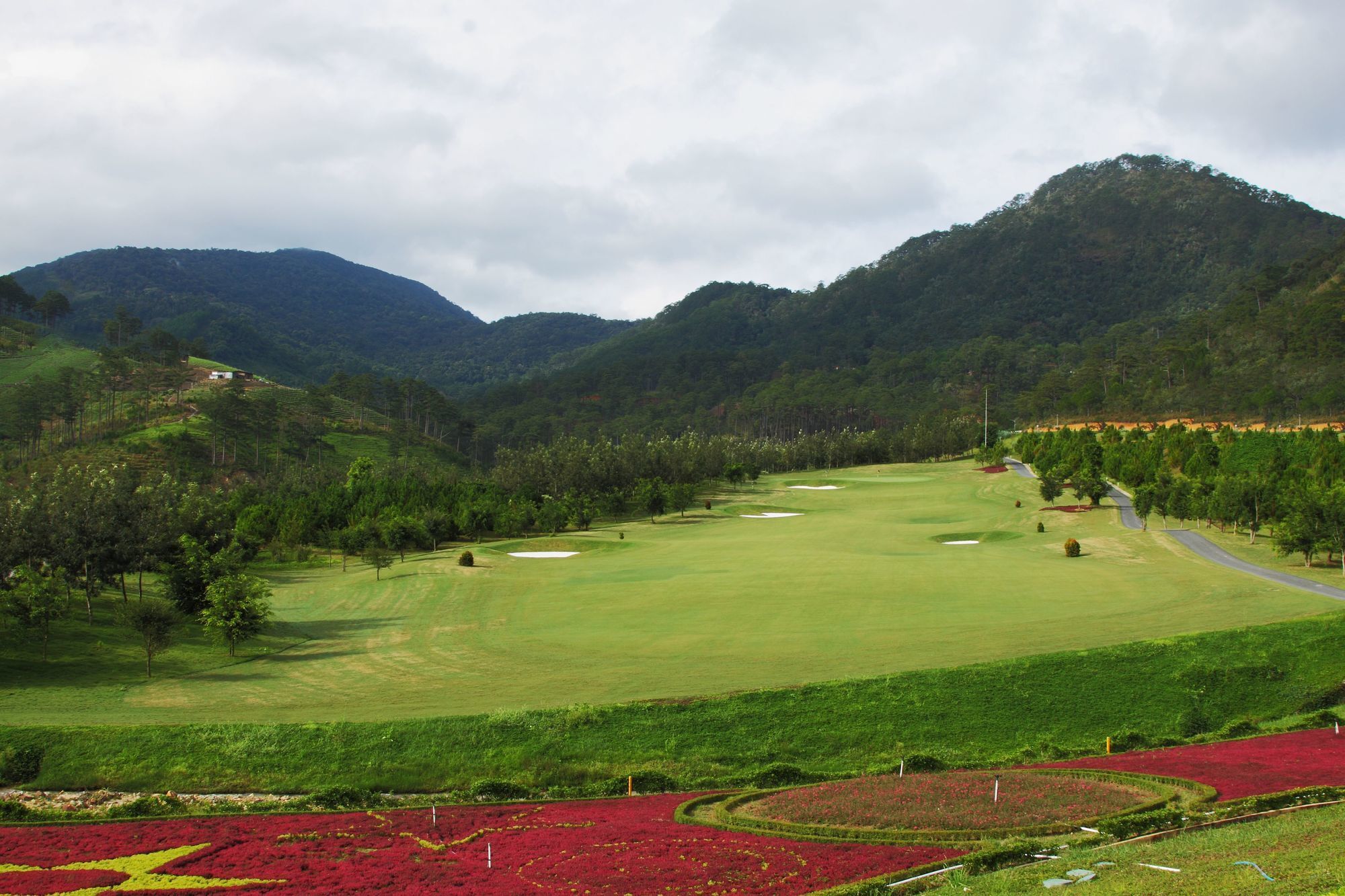 Sam Tuyen Lam Golf & Resort