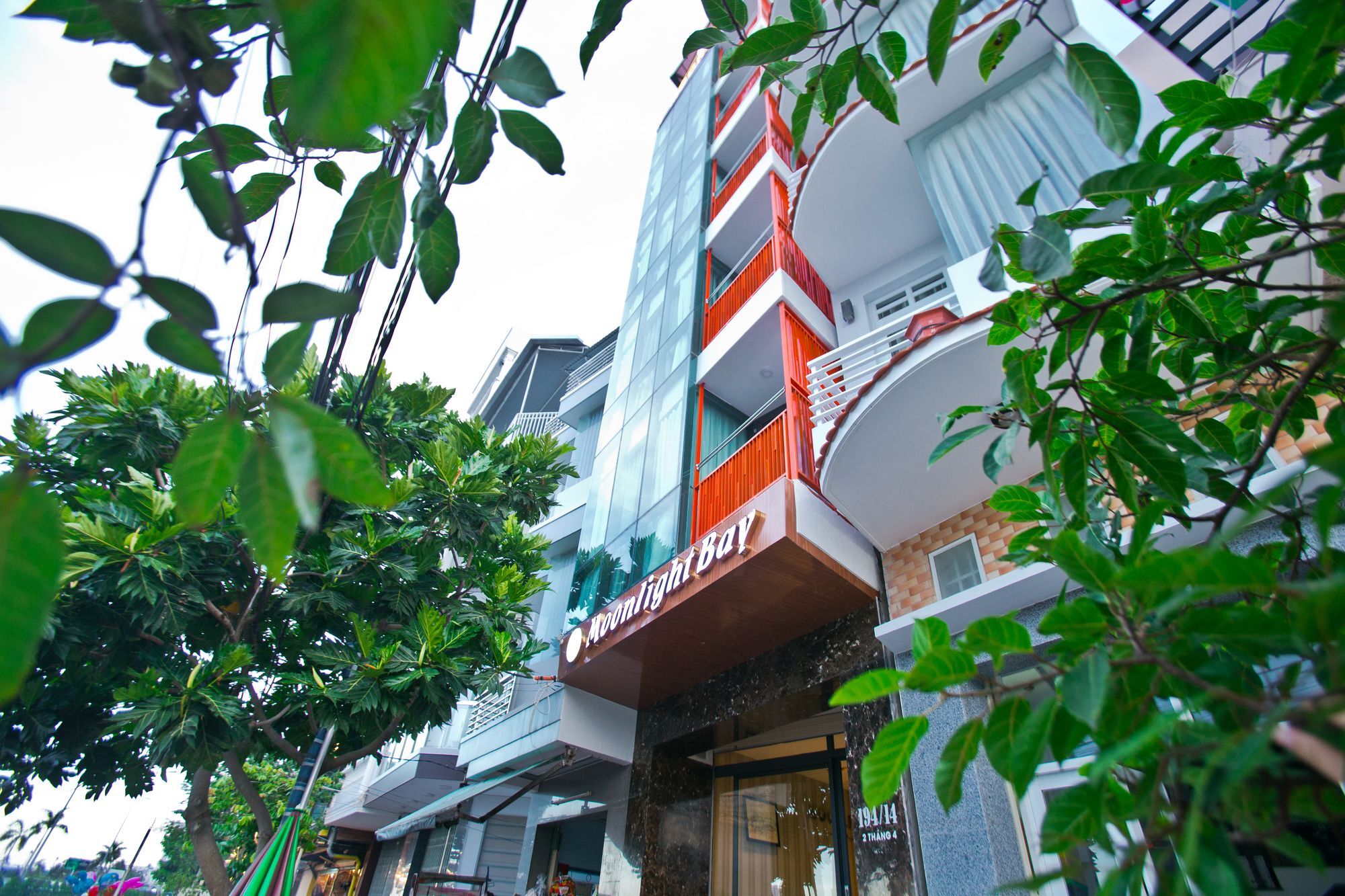 Moonlight Bay & 2* Nha Trang