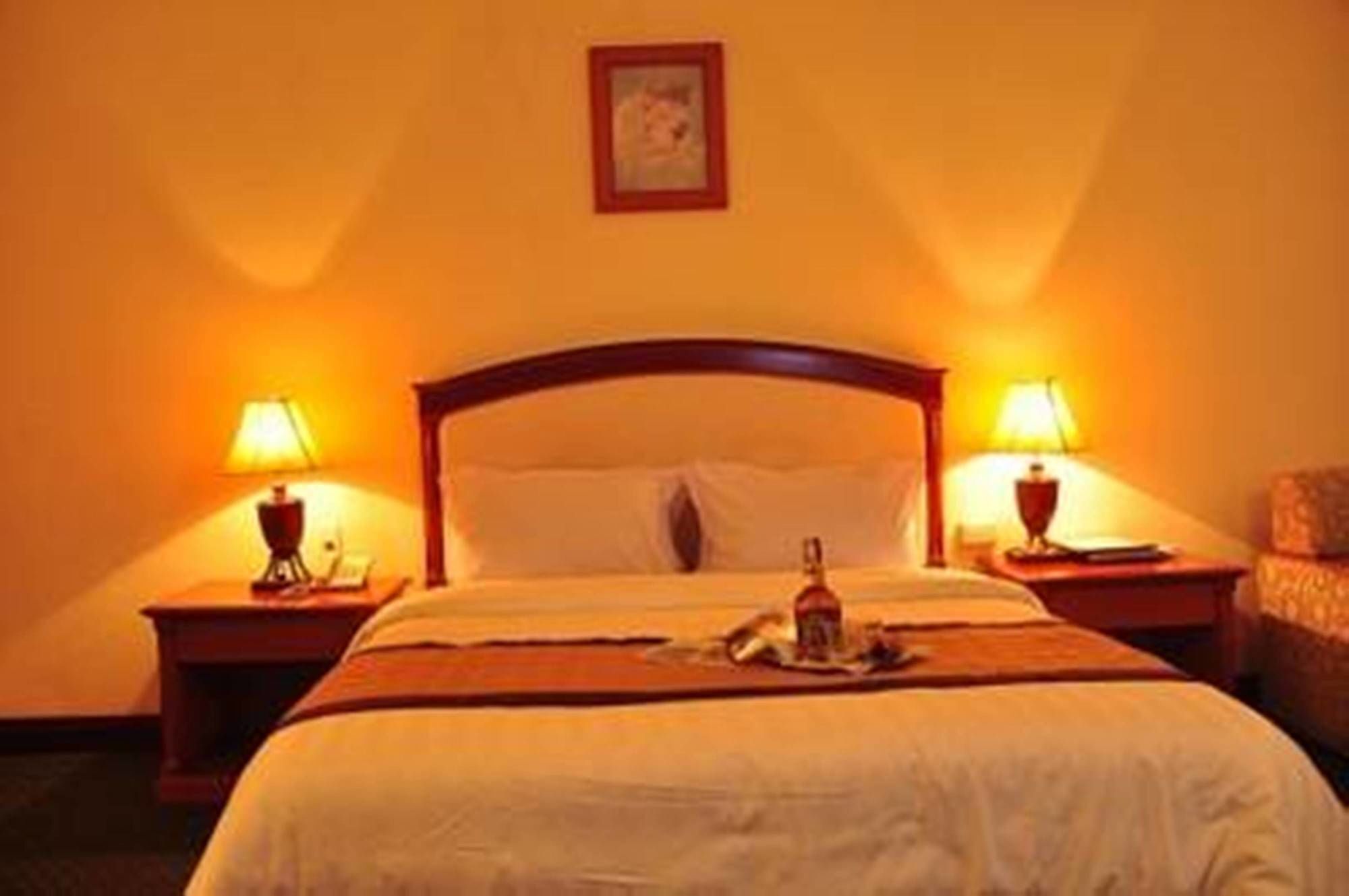 Hotel Halong 3*