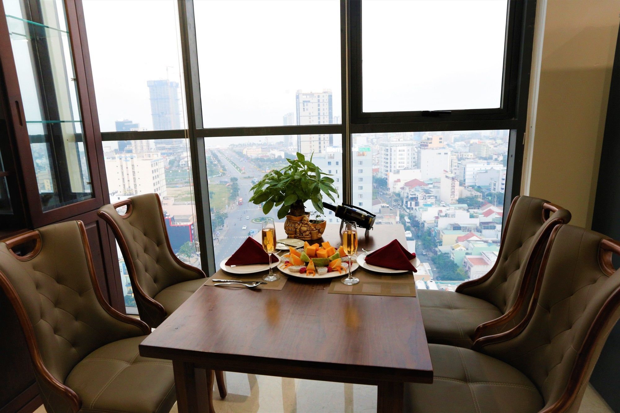 Hotel Luxtery & 4*