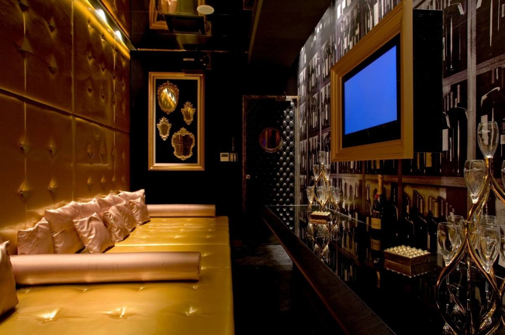 Hotel Luxtery & 4*