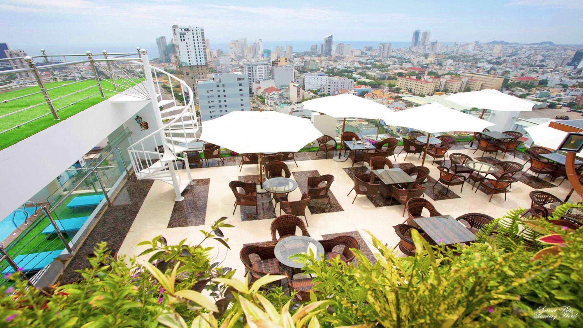 Luxtery & 4* Đà Nẵng