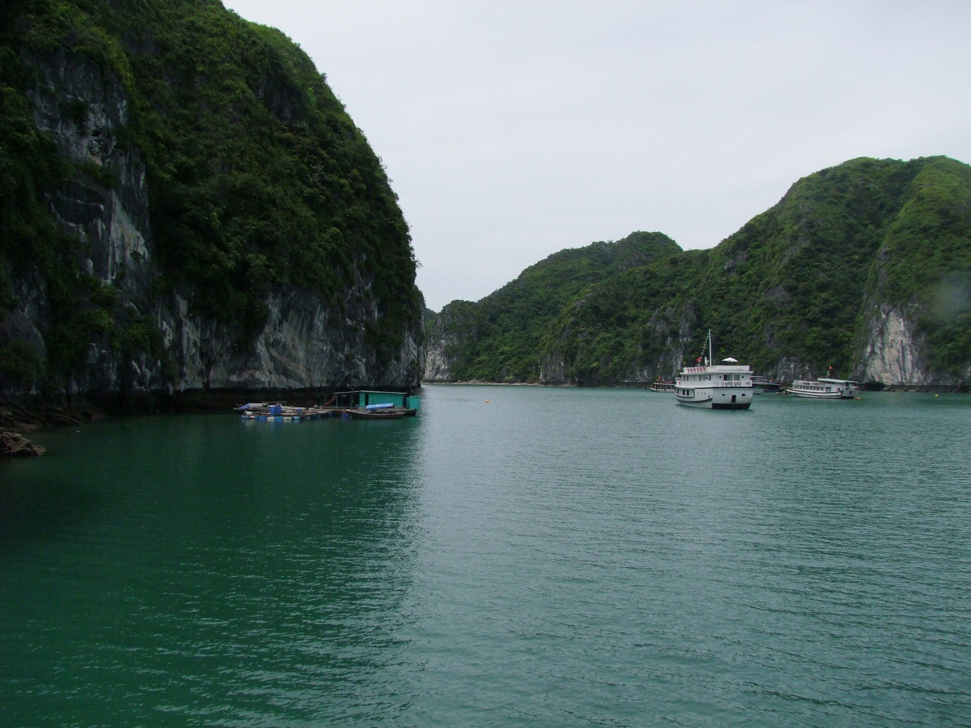 Khách sạn Gieng Ngoc