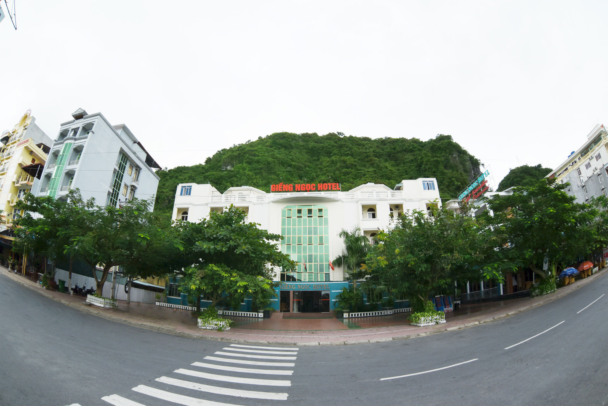 Hotel Gieng Ngoc Sea Moutain View Cat Ba 2*