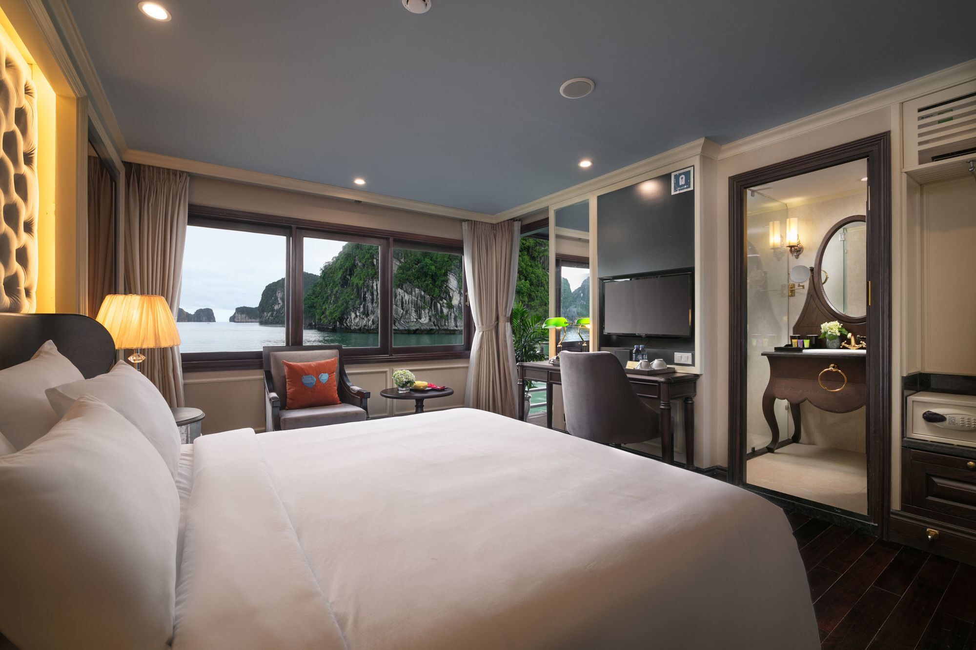 Halong Athena Cruise 5* Ha Long