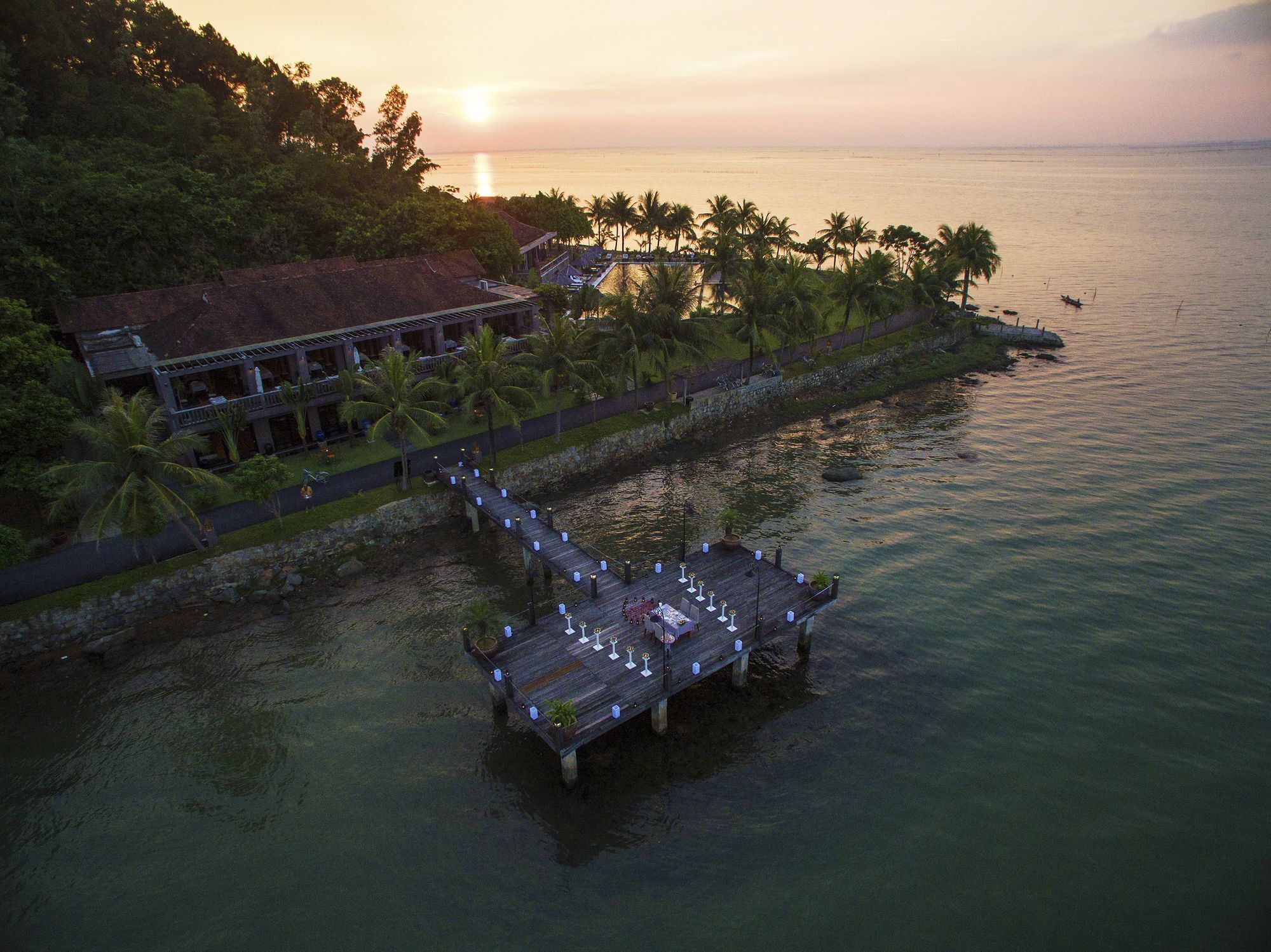 Vedana Lagoon & 5* Huế