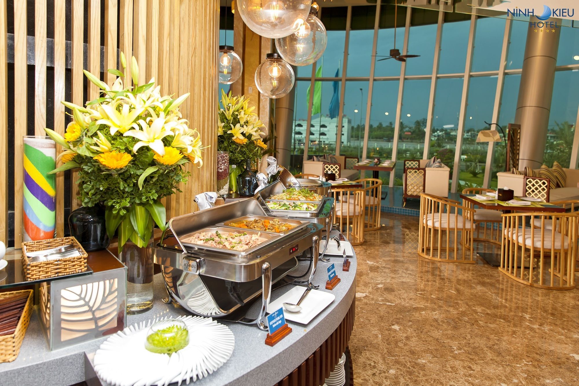 Ninh Kieu Riverside Hotel 4*