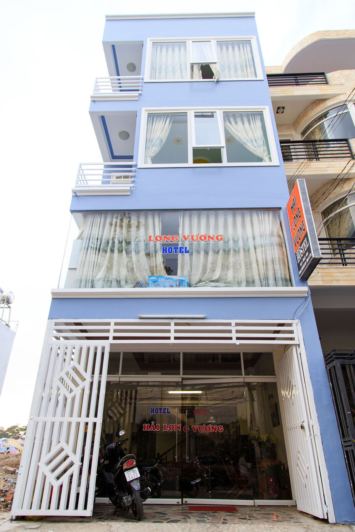 Long Vuong Hotel *