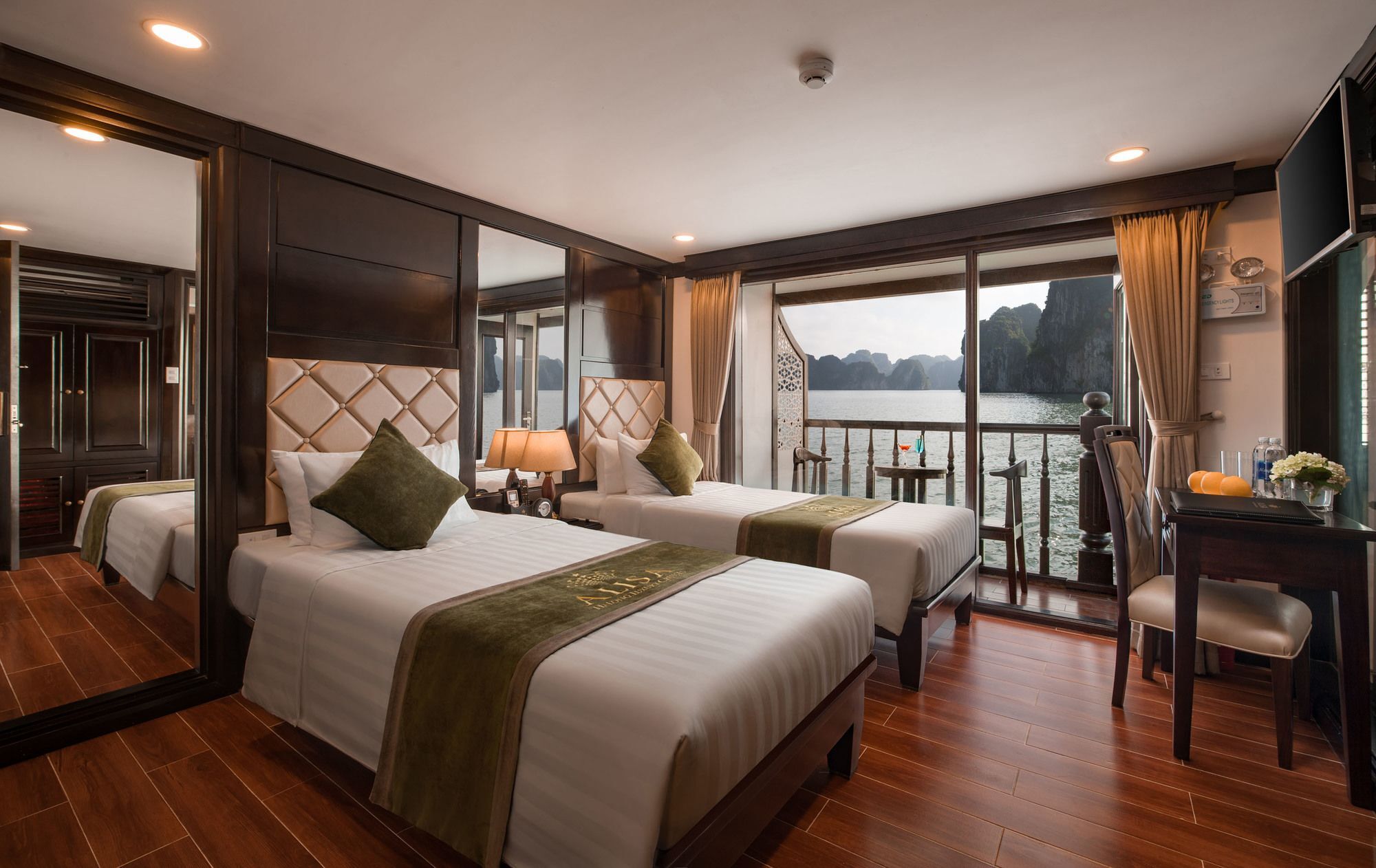 Alisa Premier Cruise Hạ Long