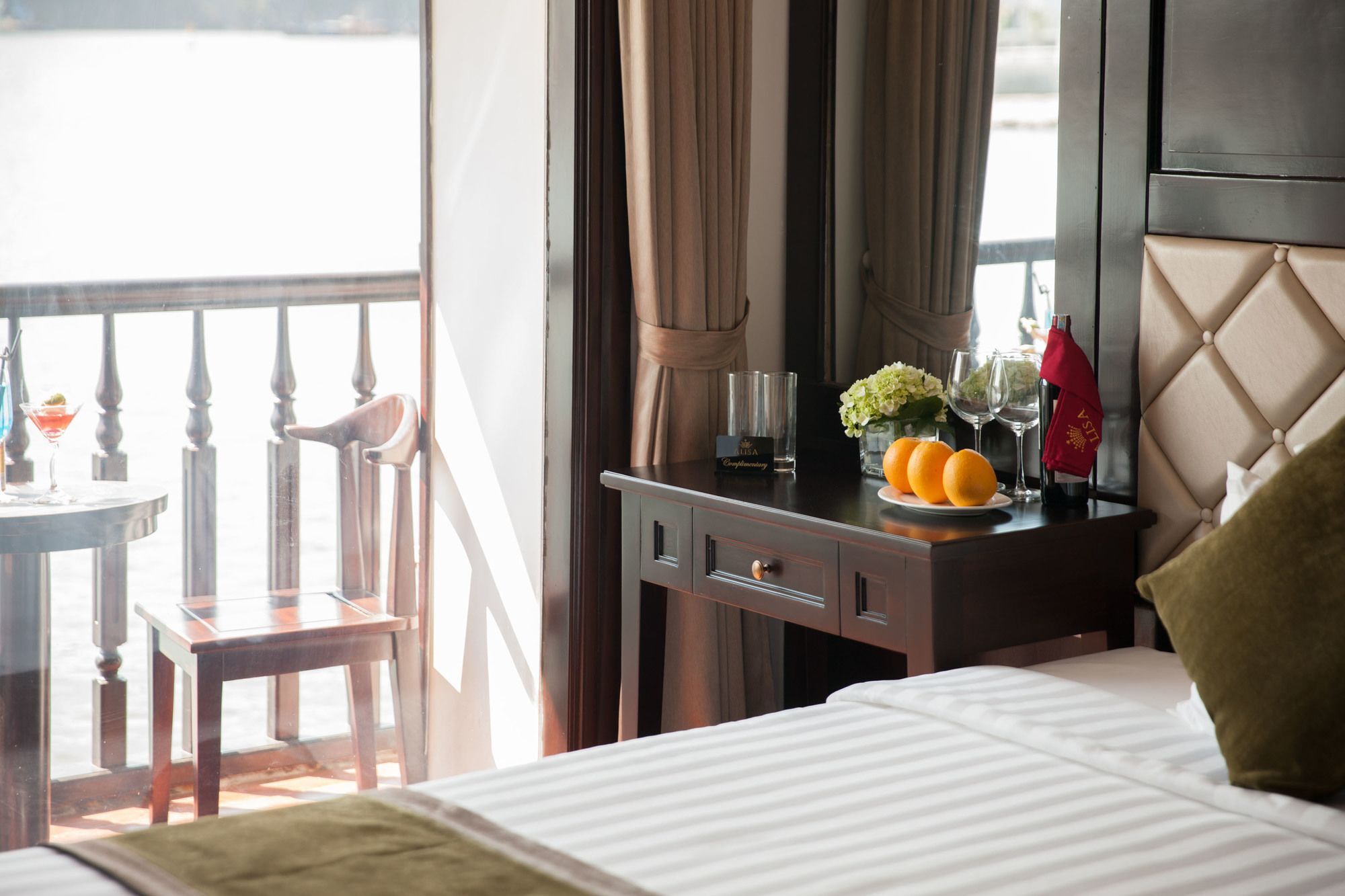 Alisa Premier Cruise  Hạ Long