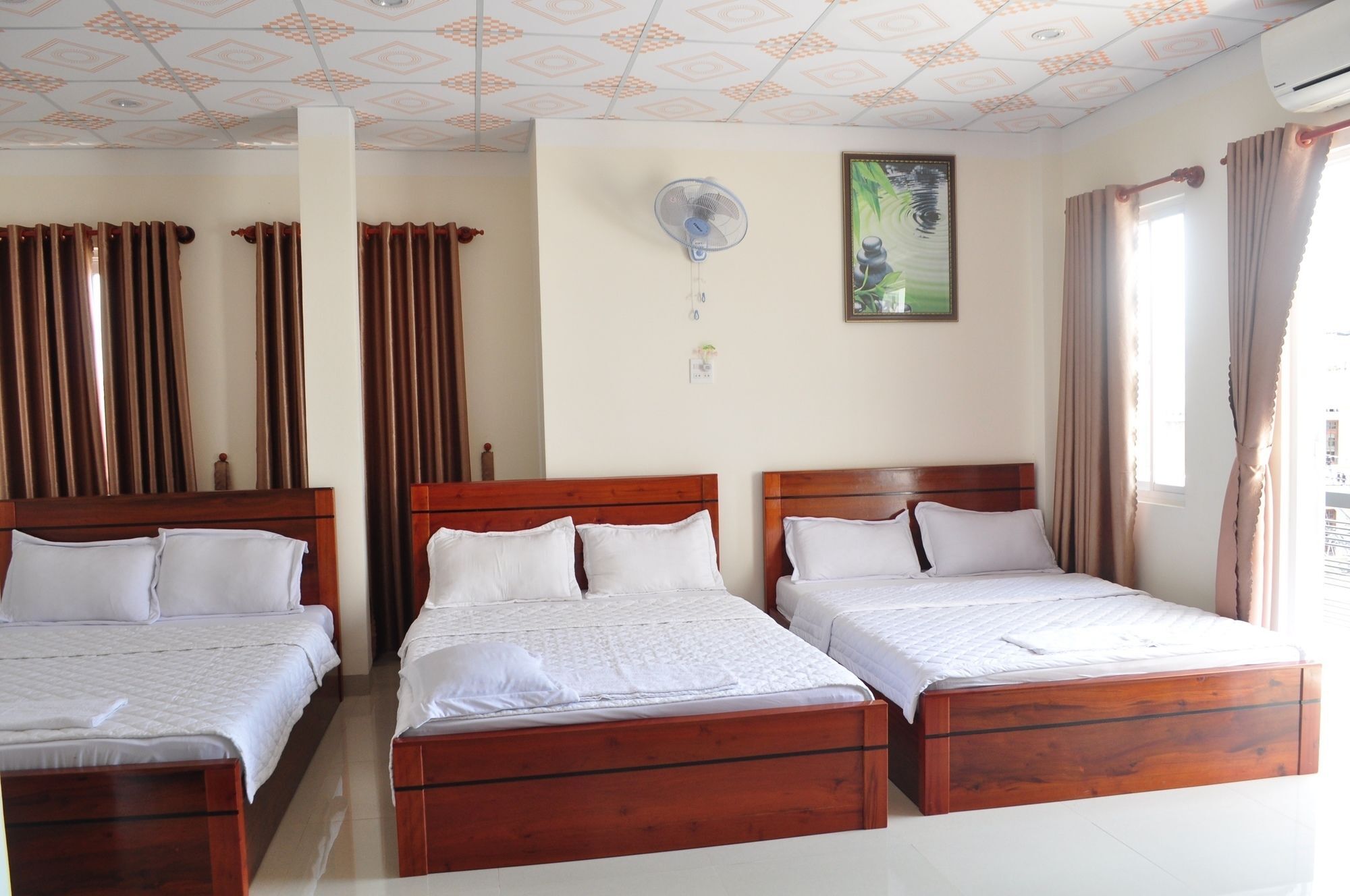 Hotel Huong Bien 2*