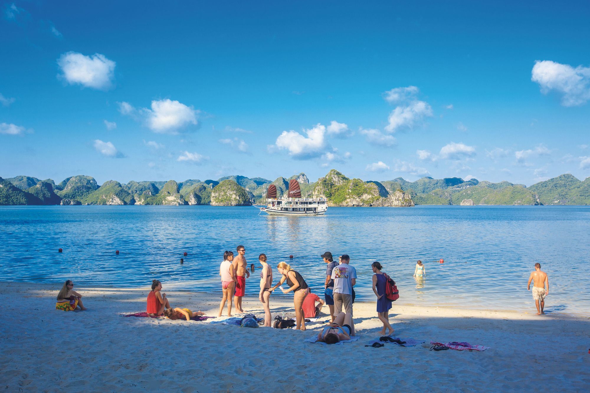 Swan Cruises Halong  4*