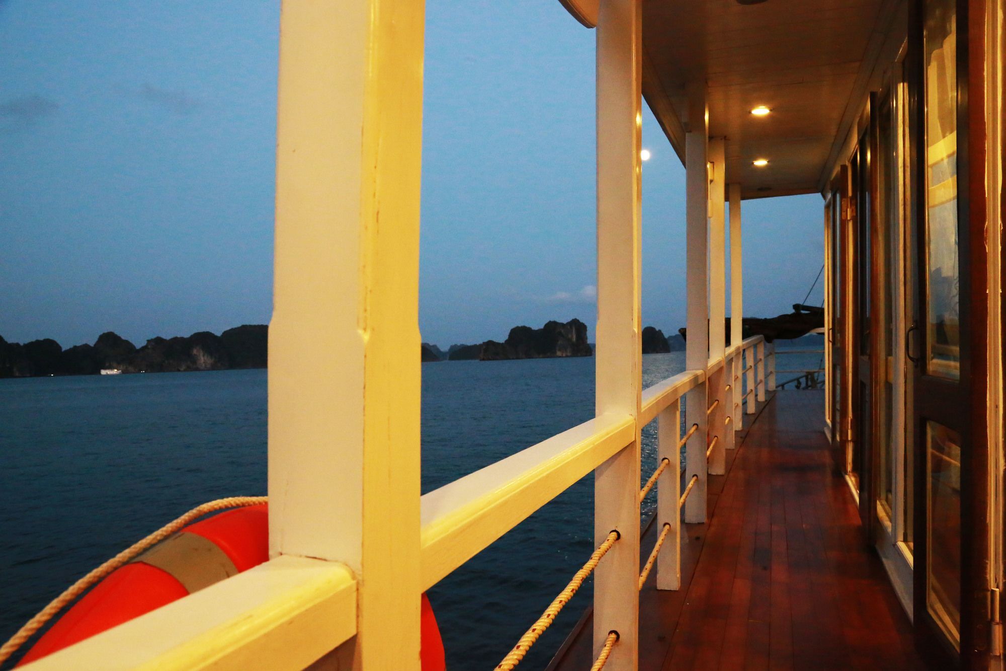 Renea Cruises Halong Ha Long