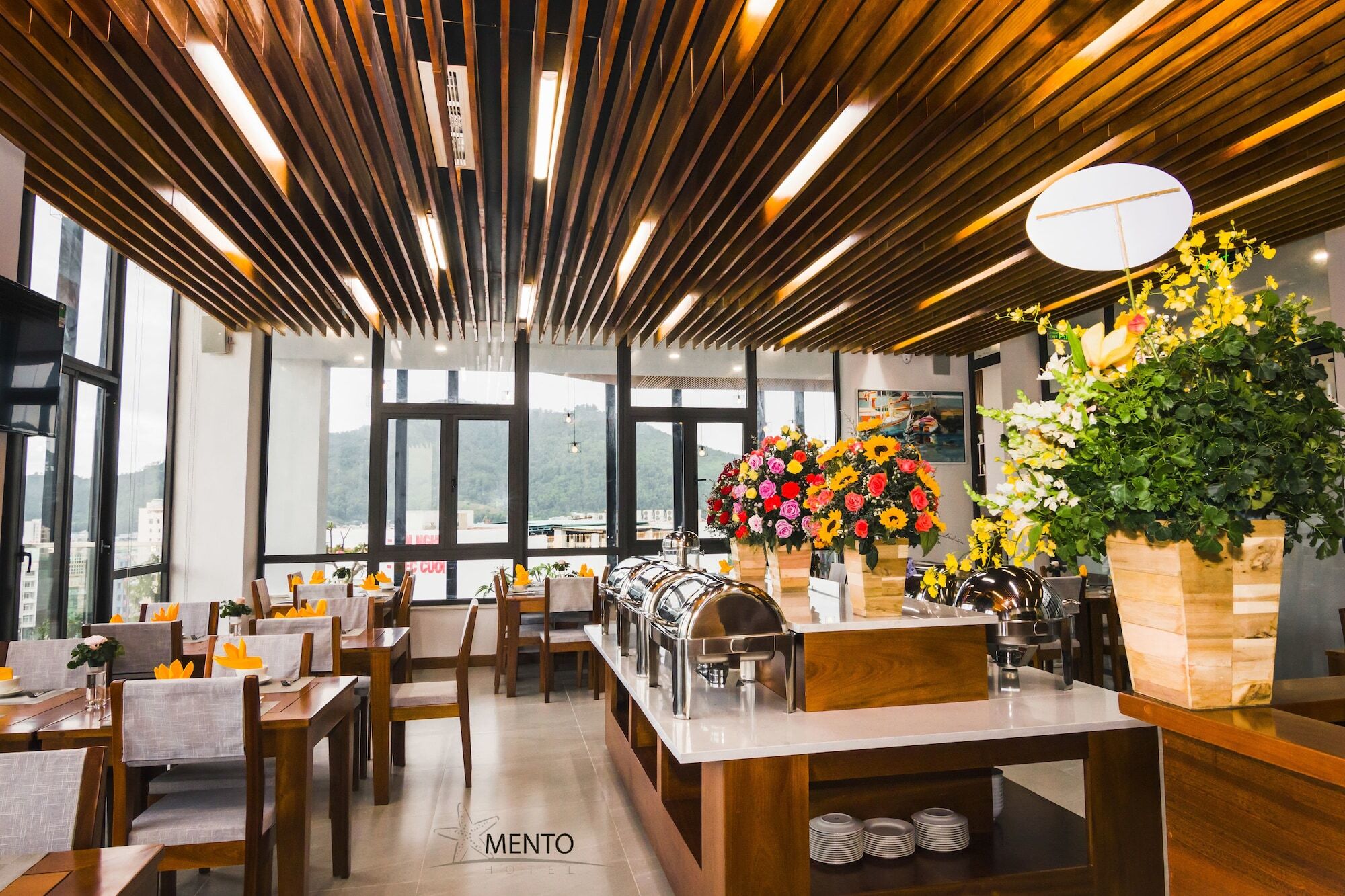 Mento Khách sạn 3*