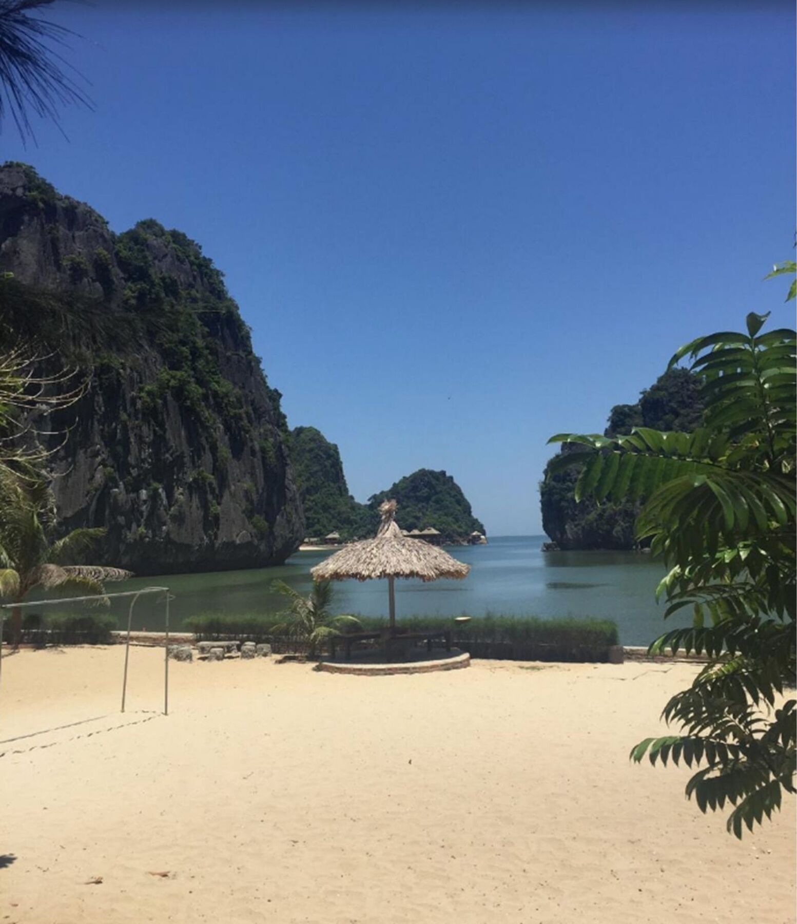Khu nghỉ mát Cat Ba Sandy Dong Khe Sau