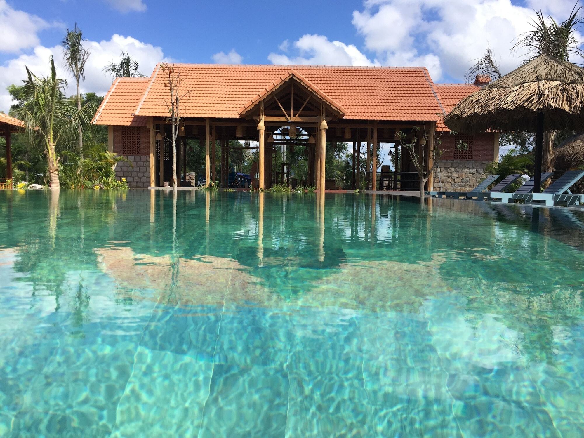 Island Khu nghỉ mát