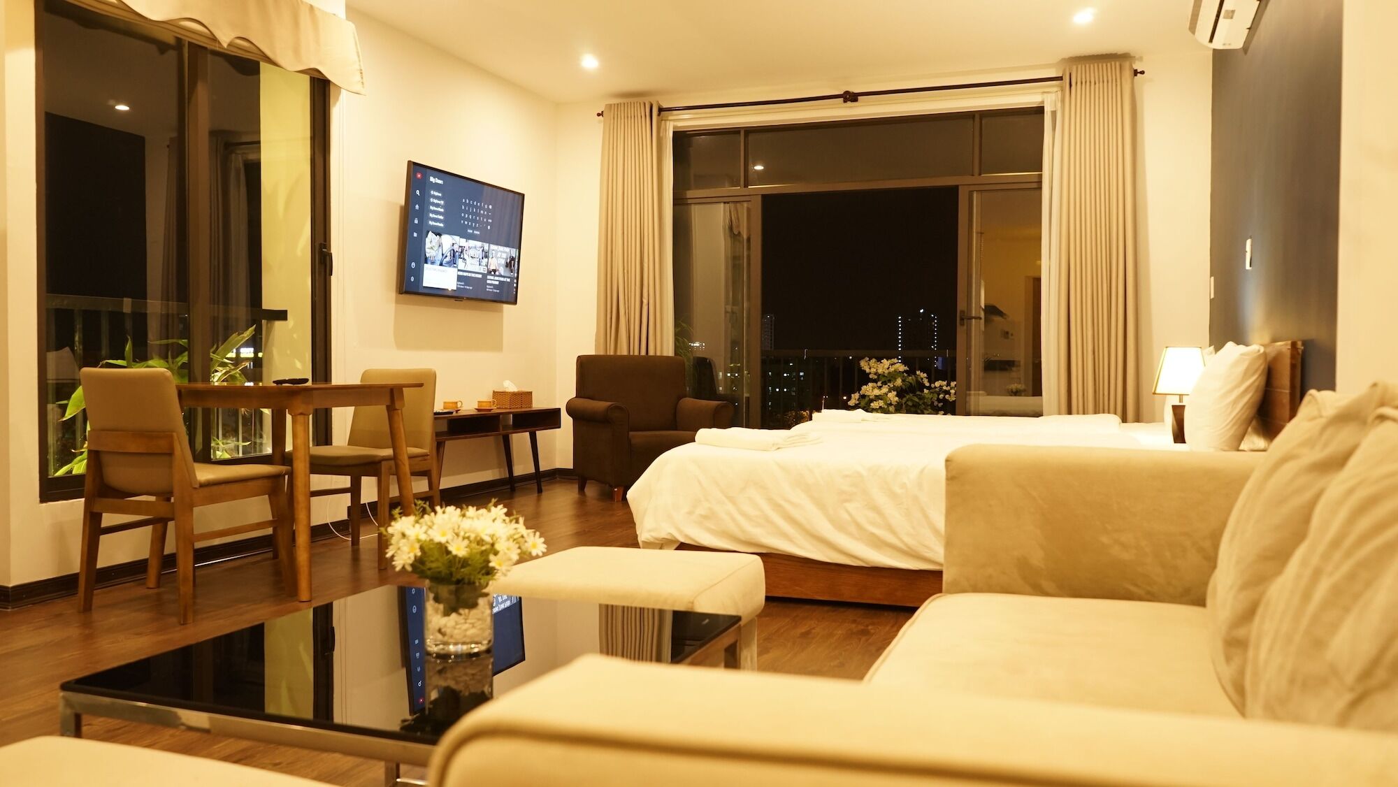Oasis & Da Nang