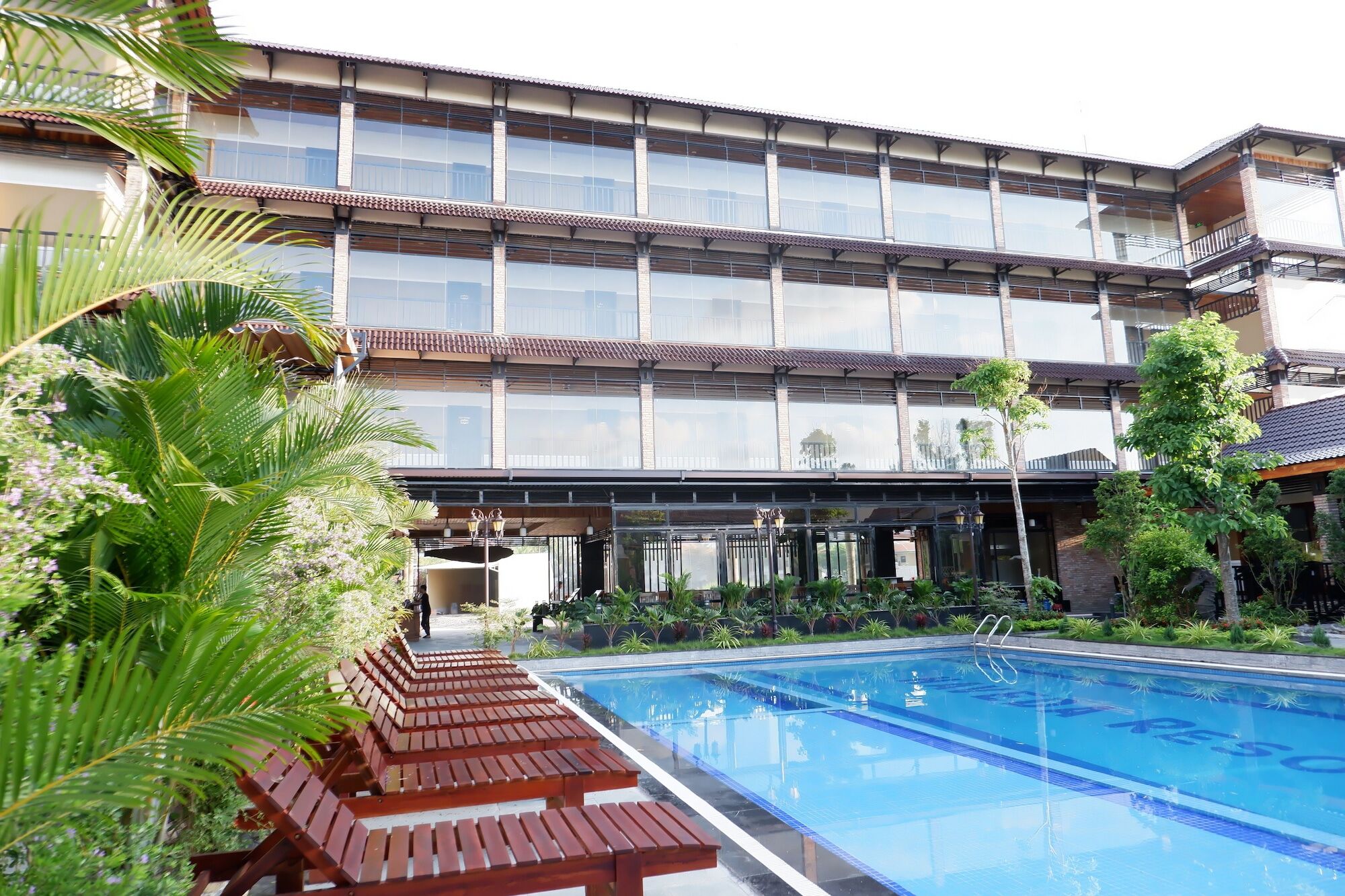 Qualia 4*