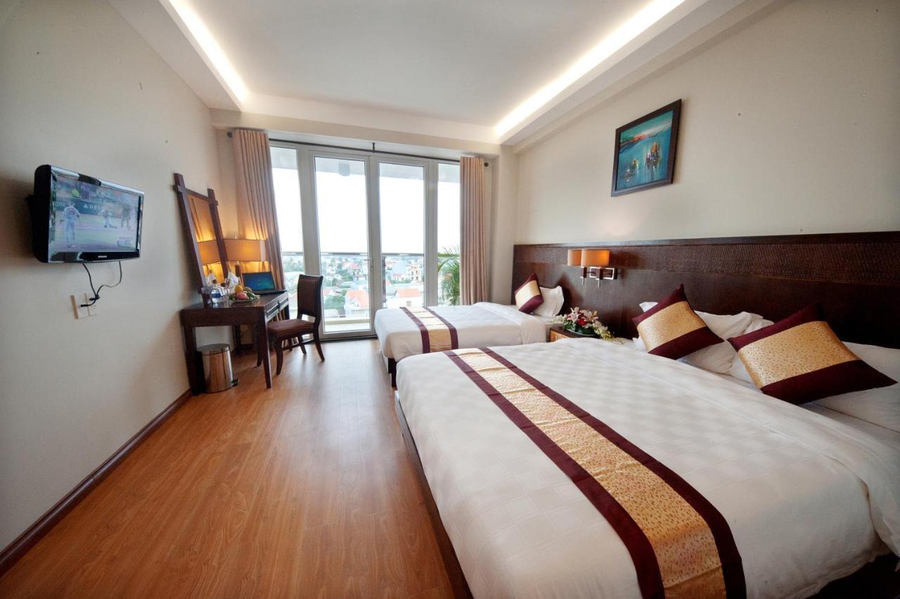 Hotel Gold Hue