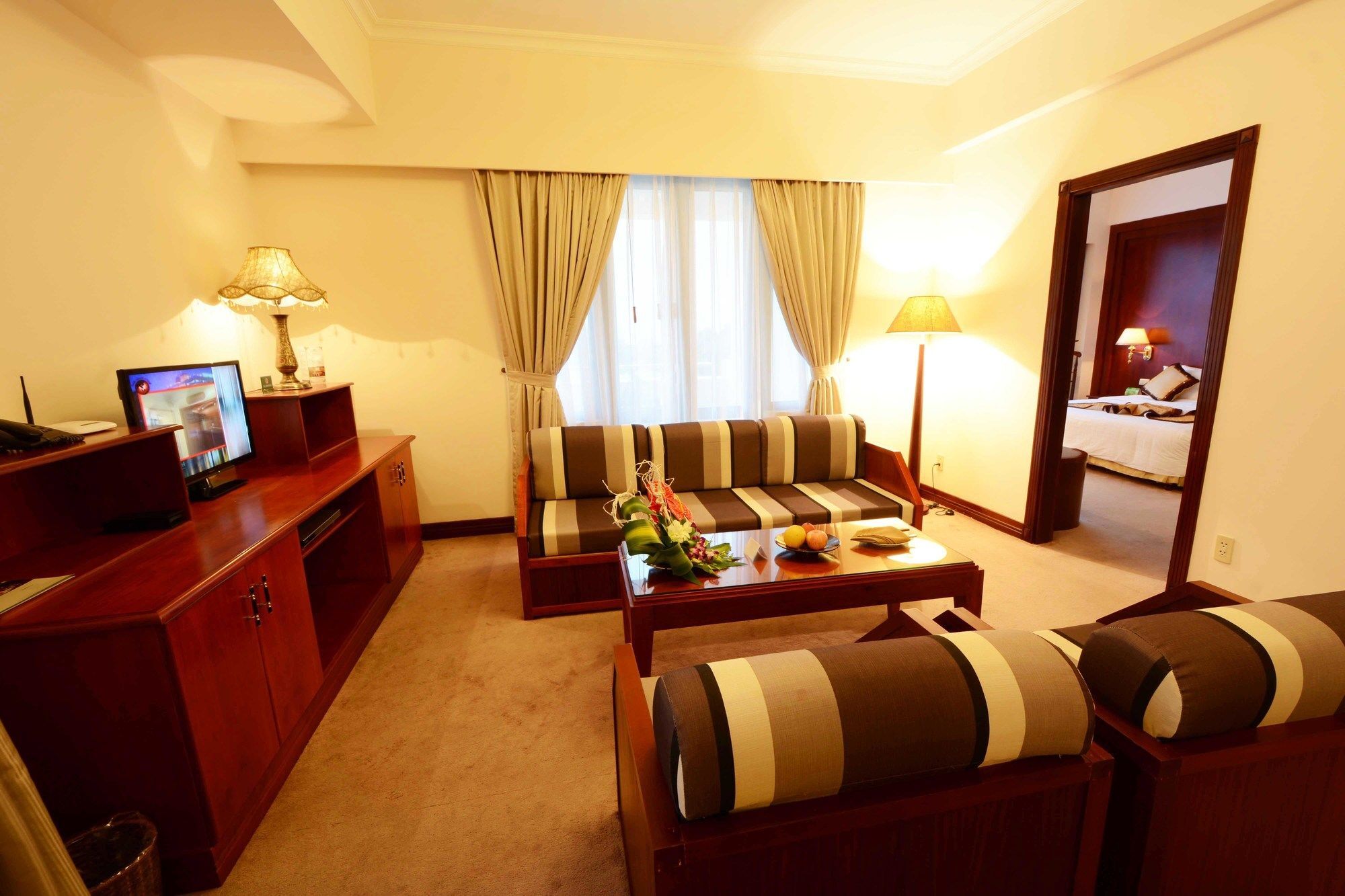 The Tray Phong 4*