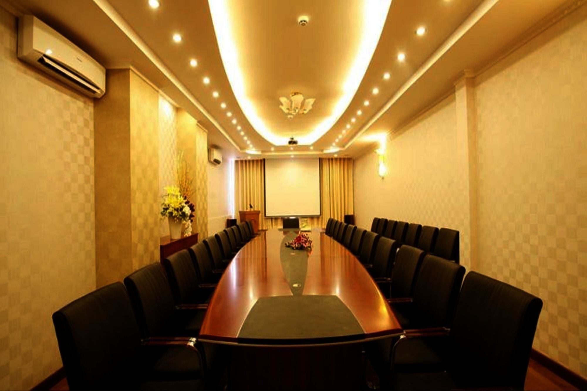 Hotel Adora Ho Chi Minh City