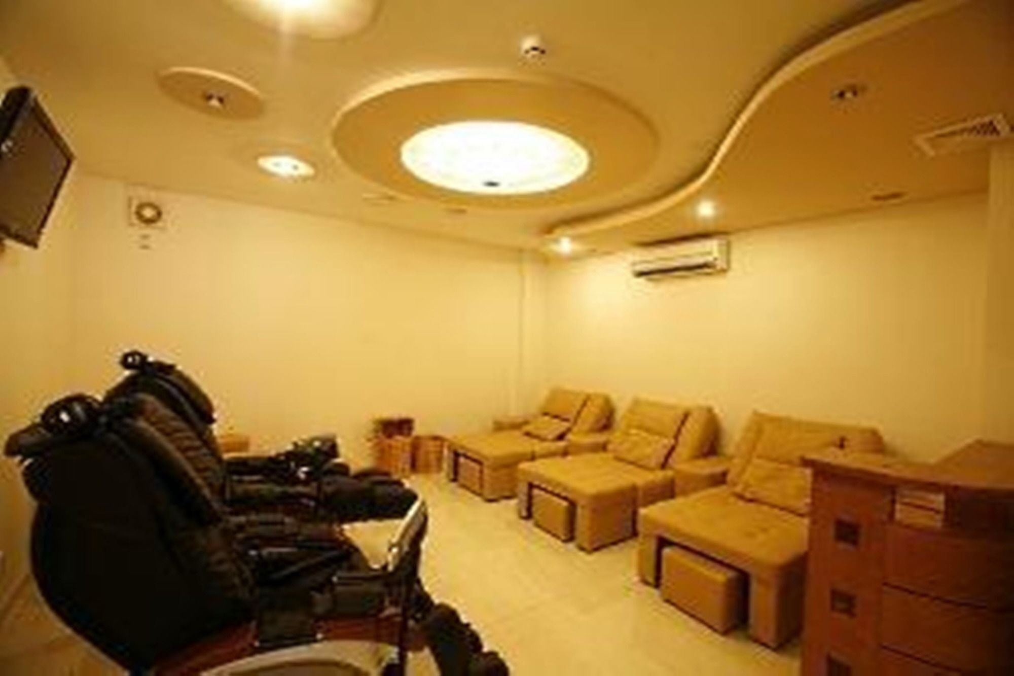 Adora Hotel Ho Chi Minh City