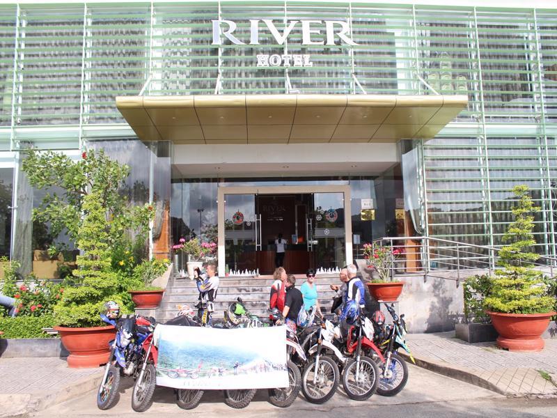 River Hotel 3*