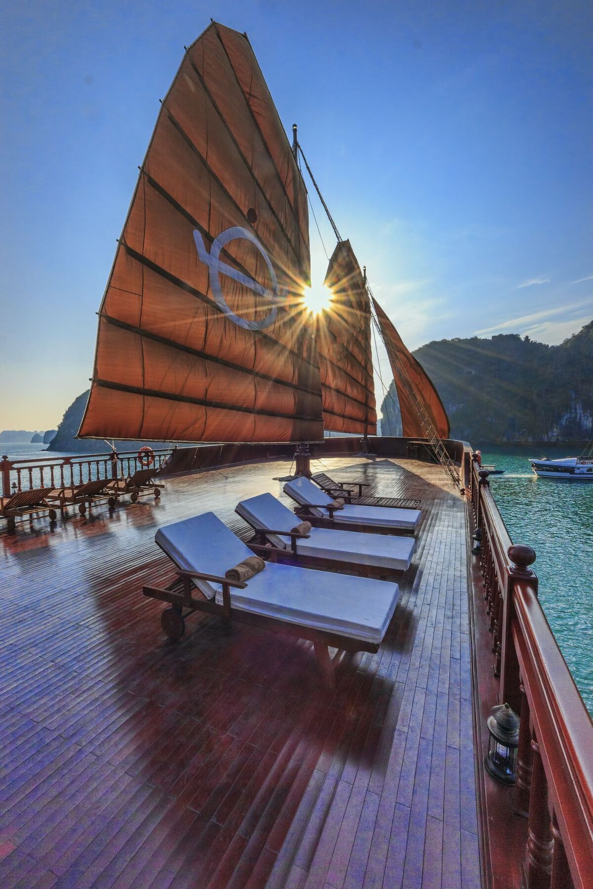 Emperor Cruises Legacy  5*