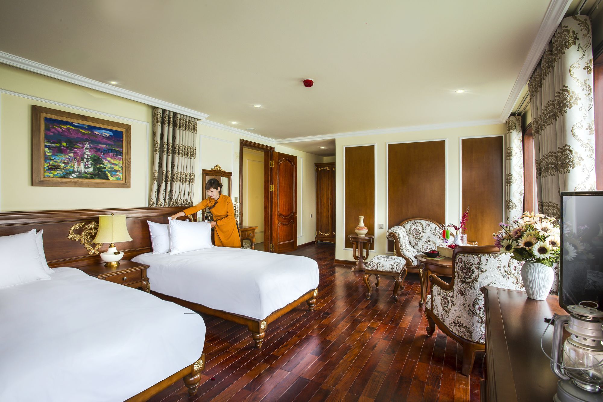 Emperor Cruises Legacy 5* Ha Long