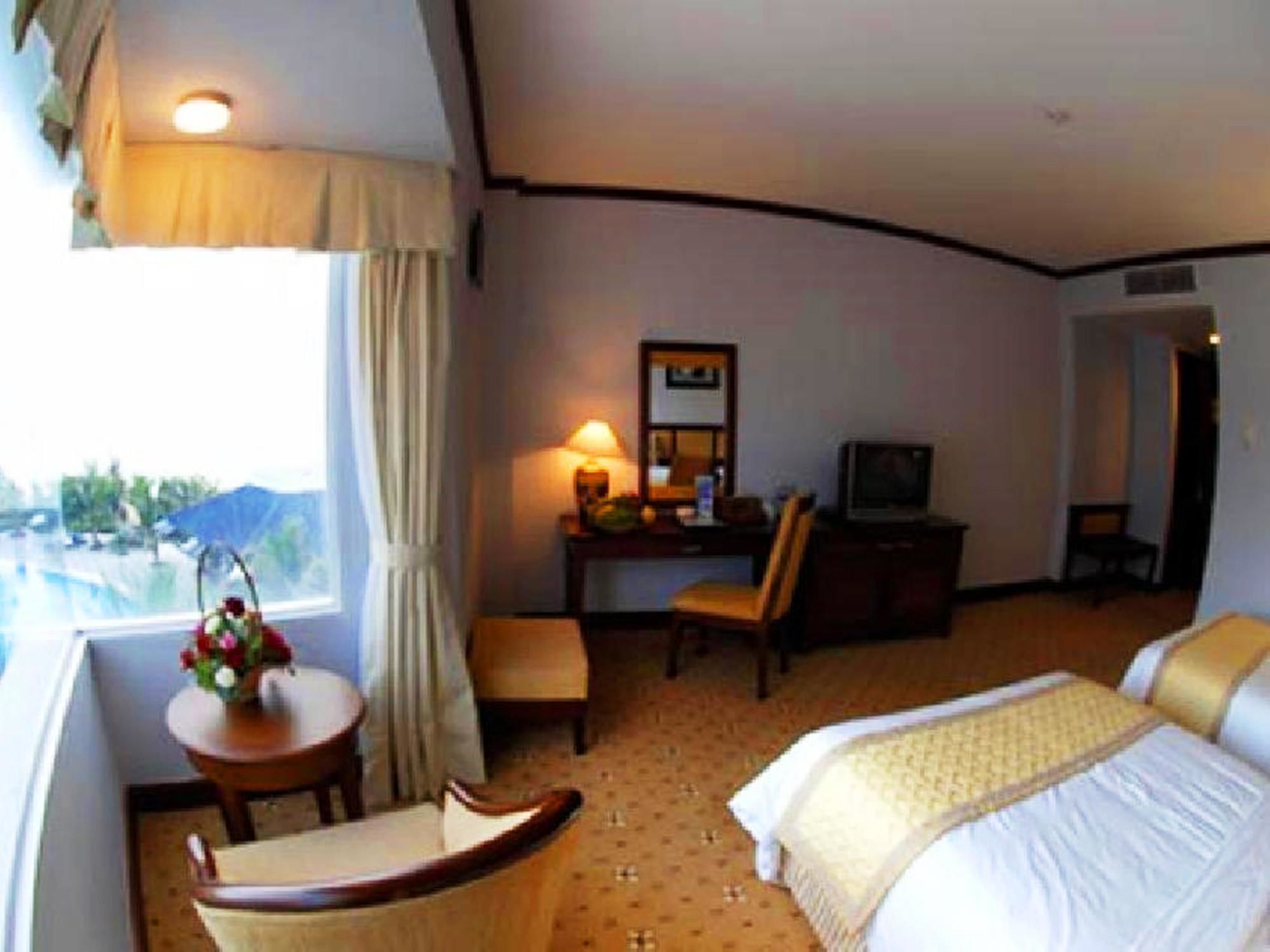 Saigon - Ninh Chu & 4*