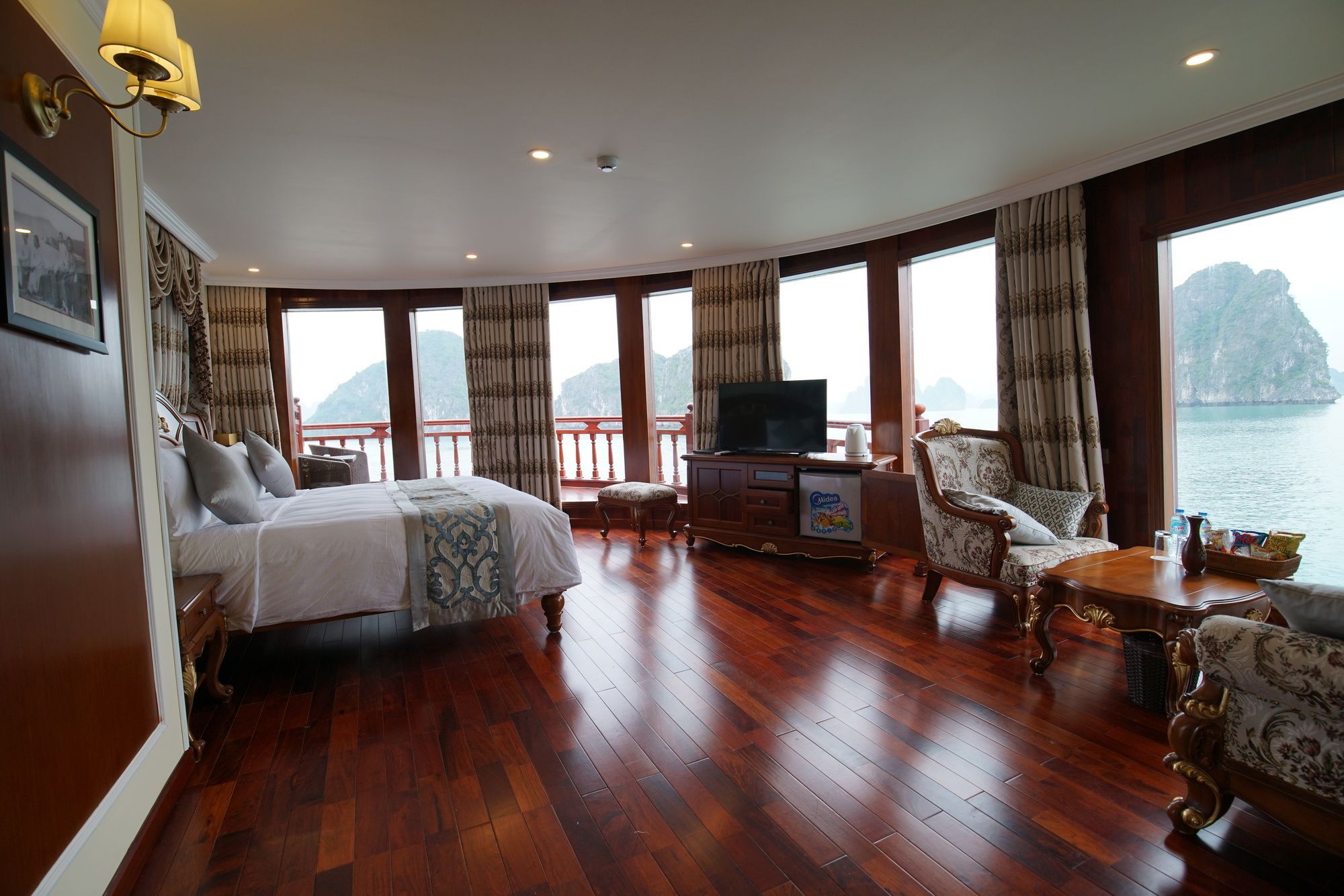 Emperor Cruises Legacy  5*