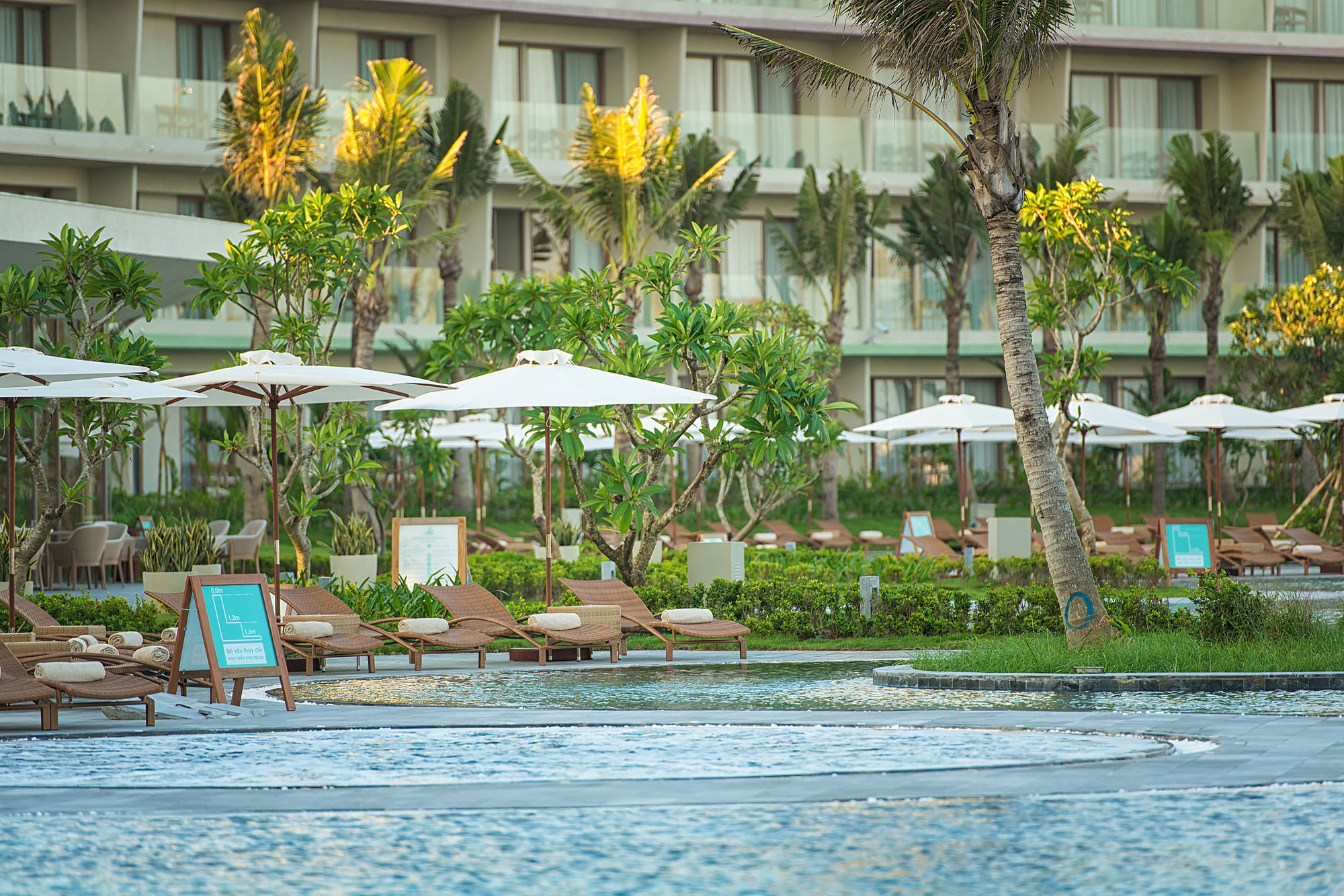 Flc Luxury Samson Hotel