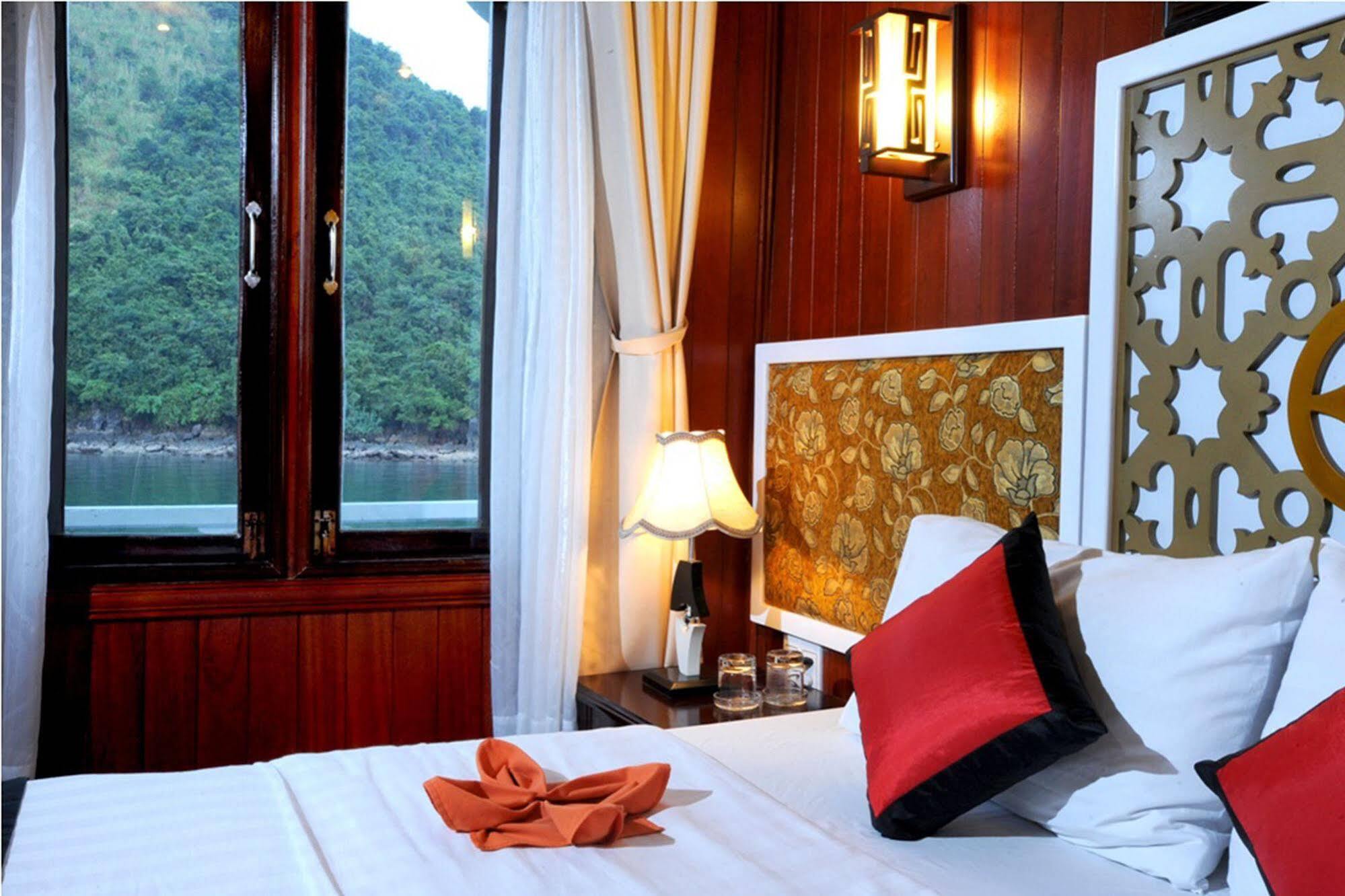 Majestic Halong Cruise 3* Ha Long